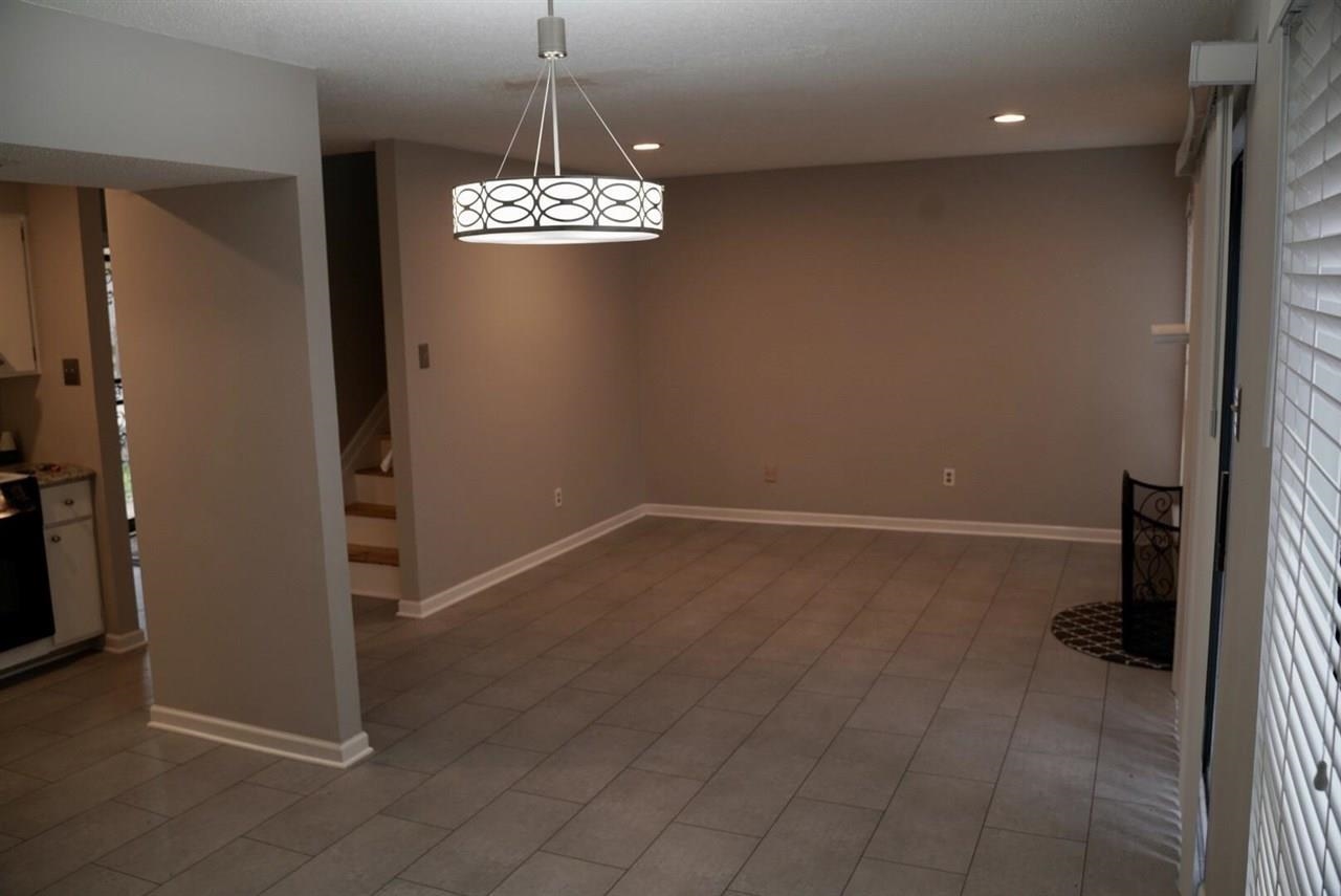 3981 Grahamdale Cir 3981b Property Photo 3