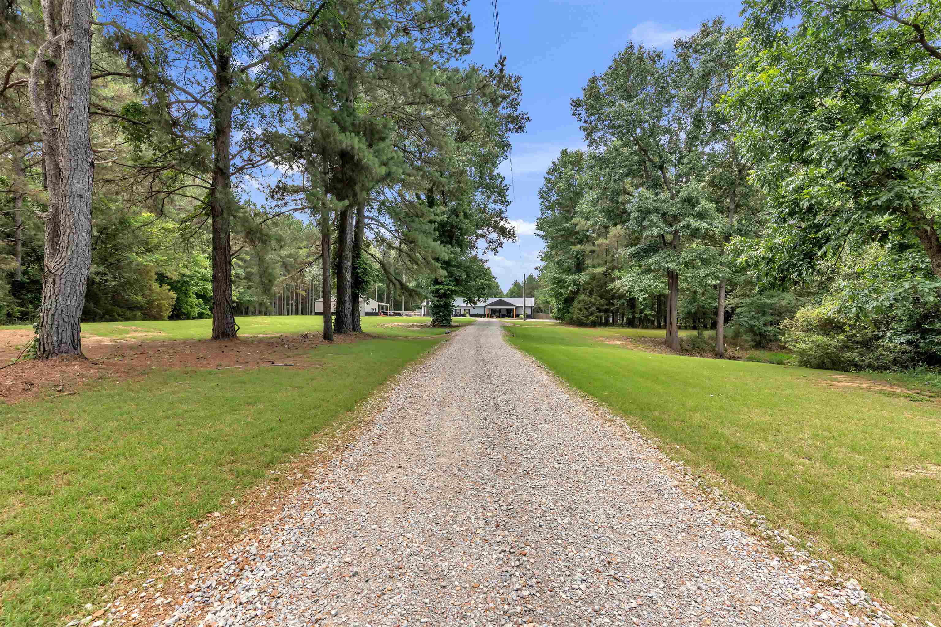2525 Sinai Dr Property Photo 2