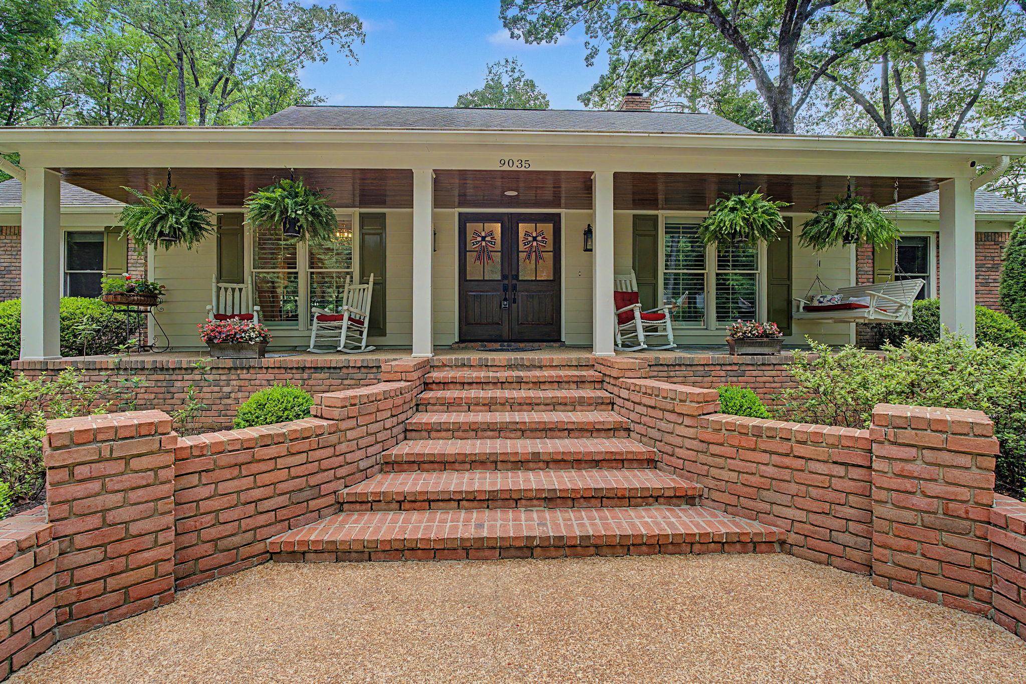9035 Post Oak Ln Property Photo 1