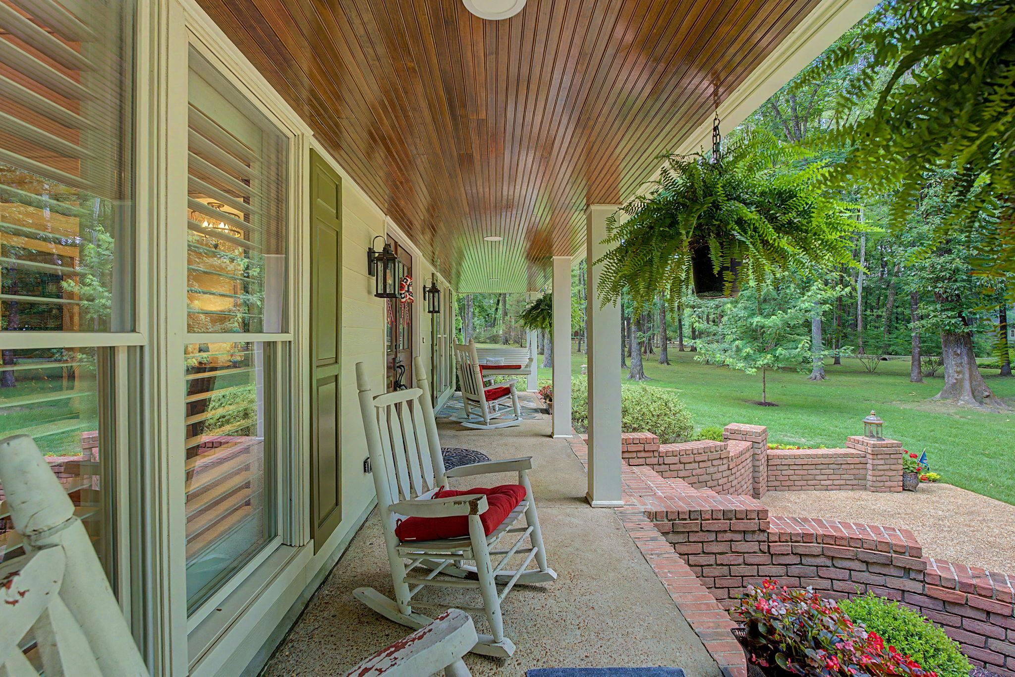 9035 Post Oak Ln Property Photo 6
