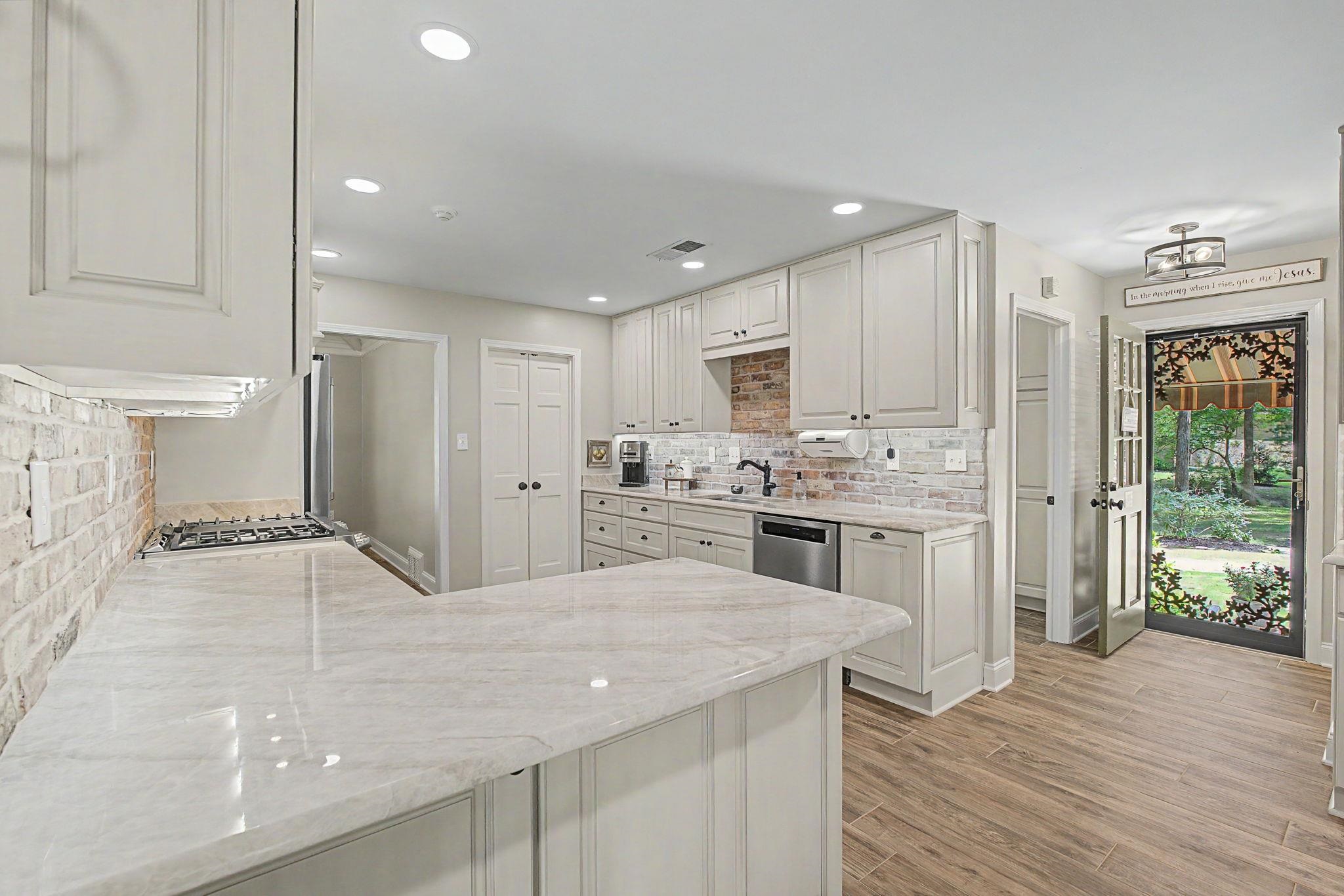 9035 Post Oak Ln Property Photo 10