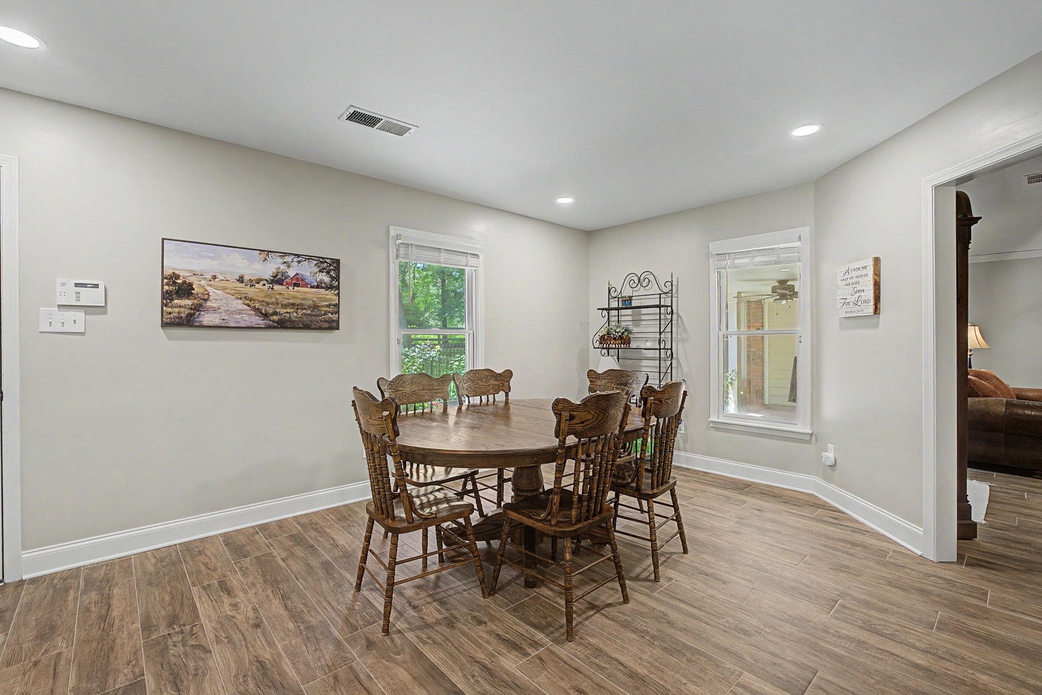 9035 Post Oak Ln Property Photo 15