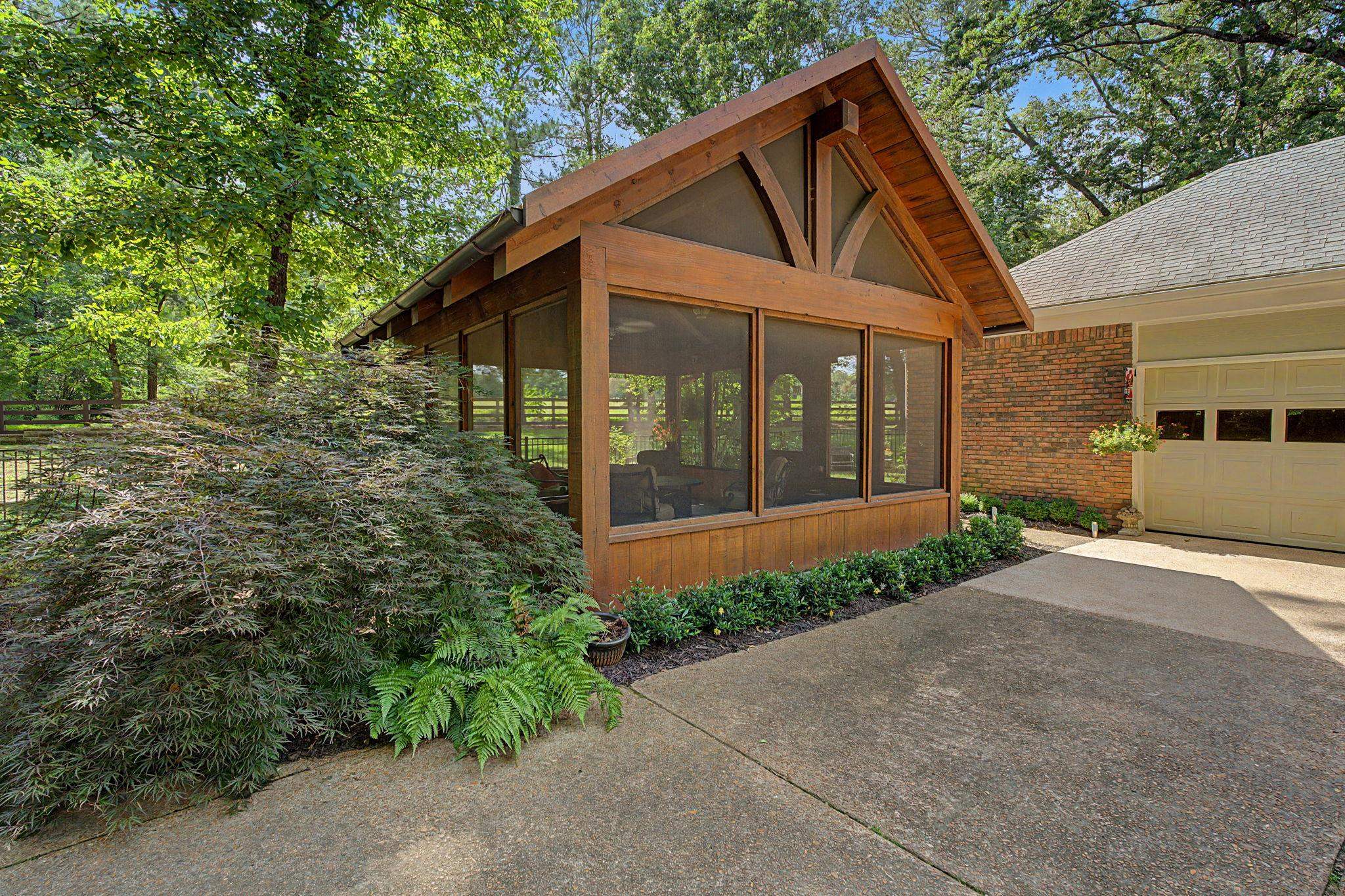 9035 Post Oak Ln Property Photo 30