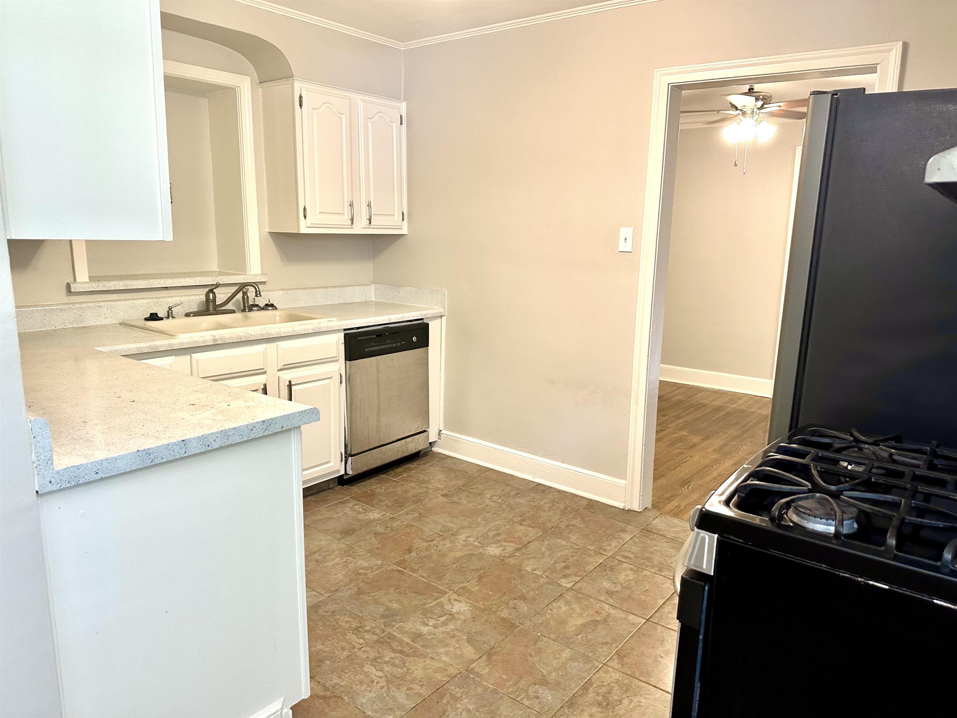 961 Little John Rd Property Photo 6