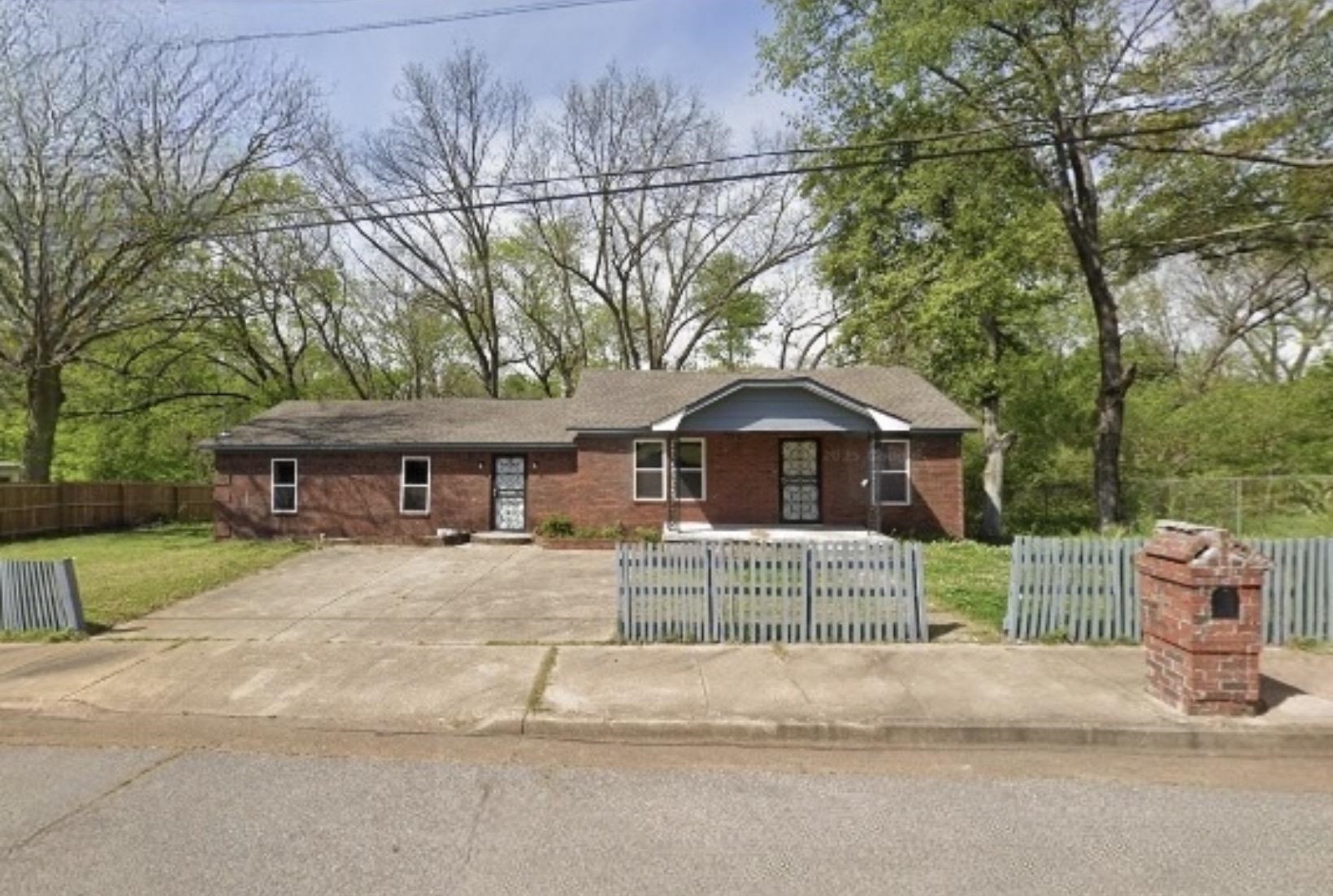 726 HARAHAN RD Property Photo 1