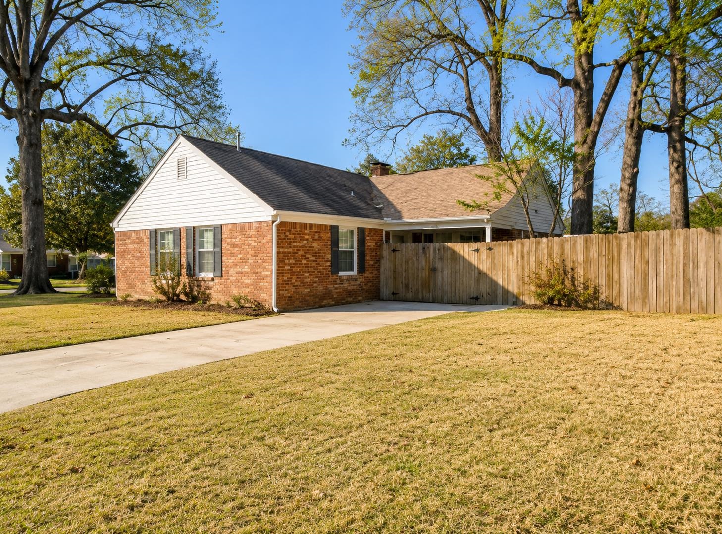 4980 Dee Rd Property Photo 2