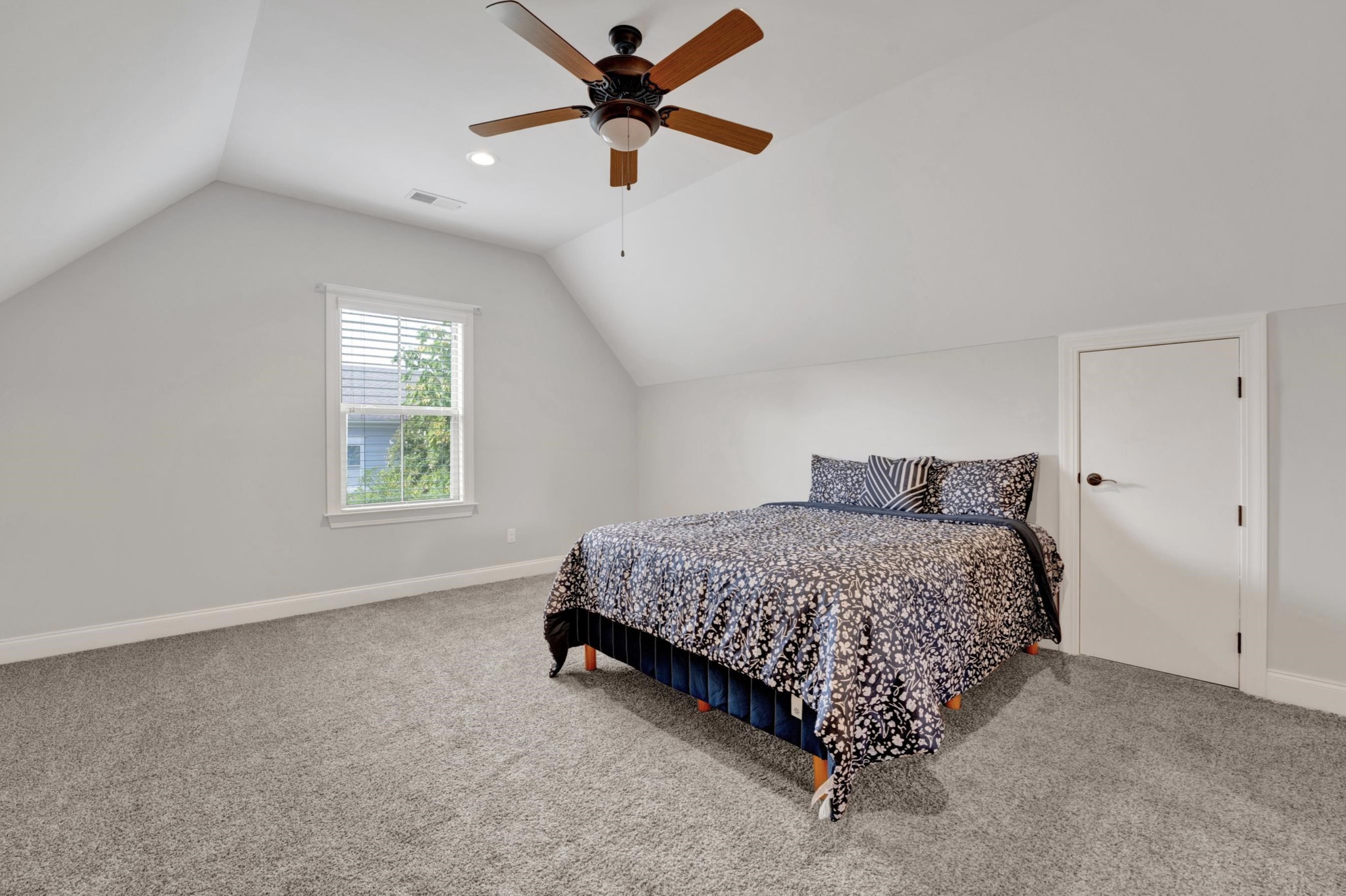 1233 Cullendale St Property Photo 33