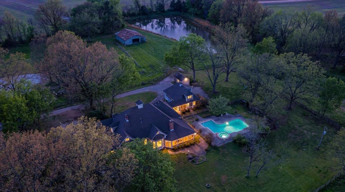 230 Levy Dr Property Photo 4