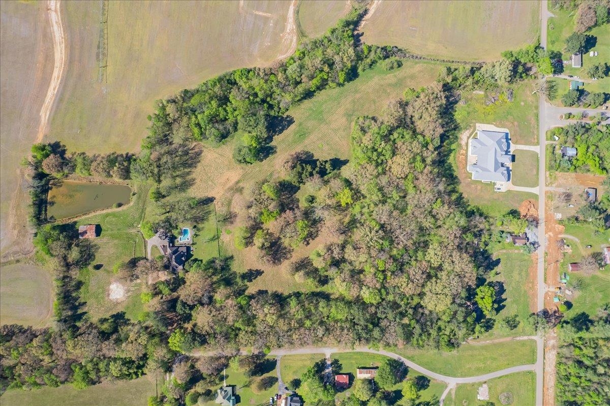 230 Levy Dr Property Photo 29