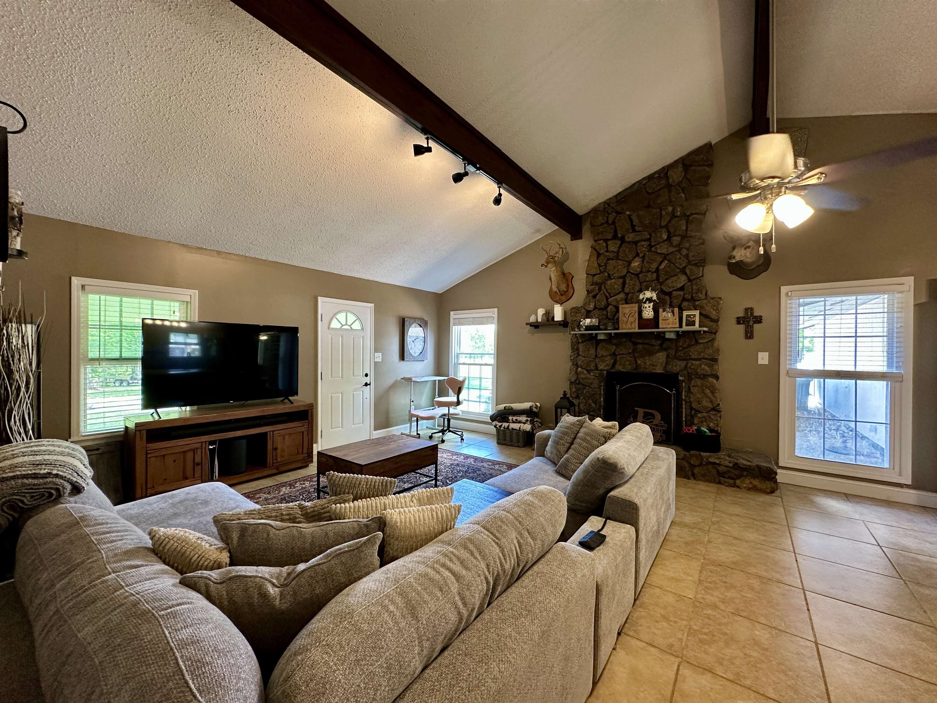 1230 Joann Rd Property Photo 6