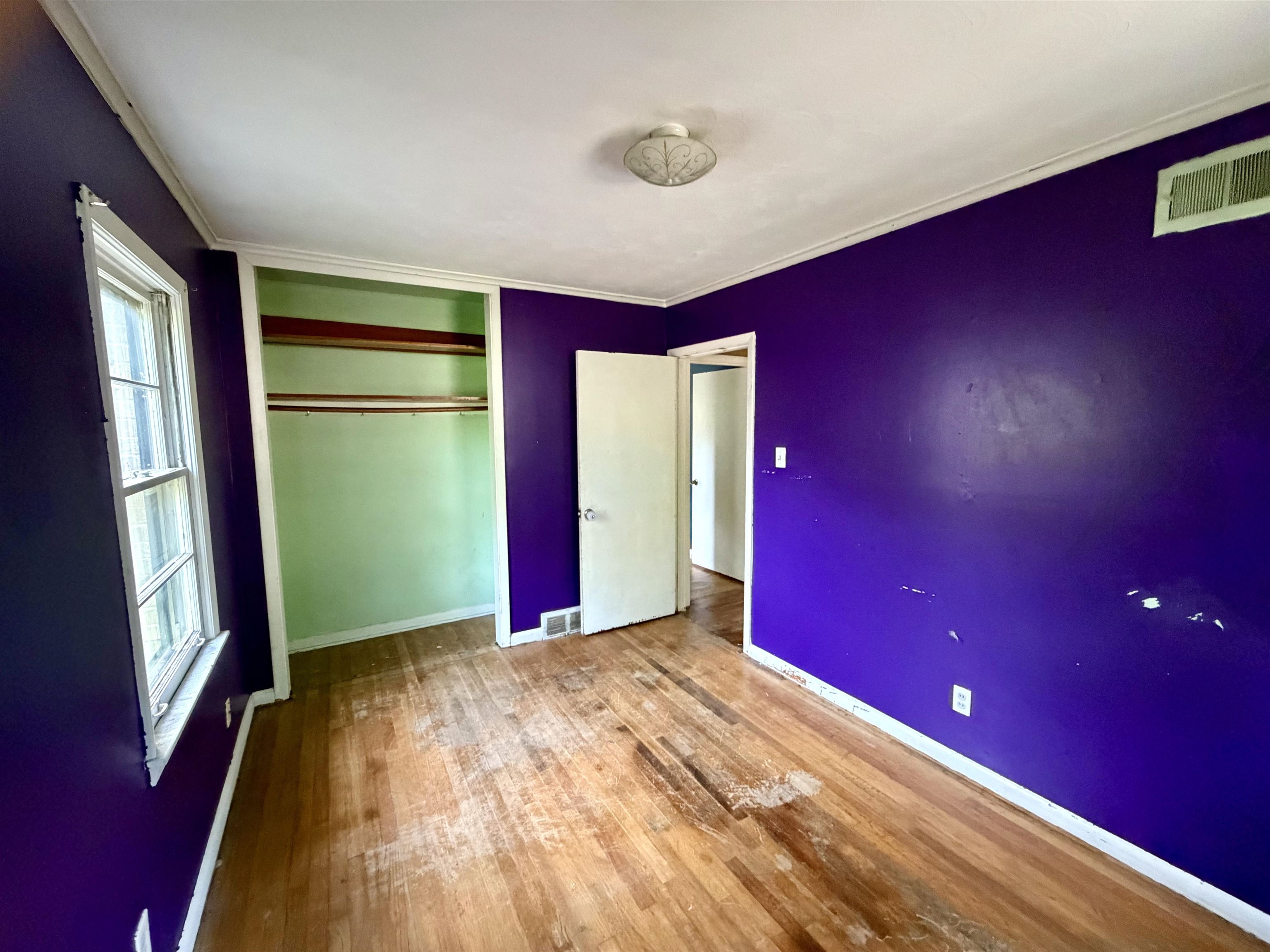 553 Weizman St Property Photo 6