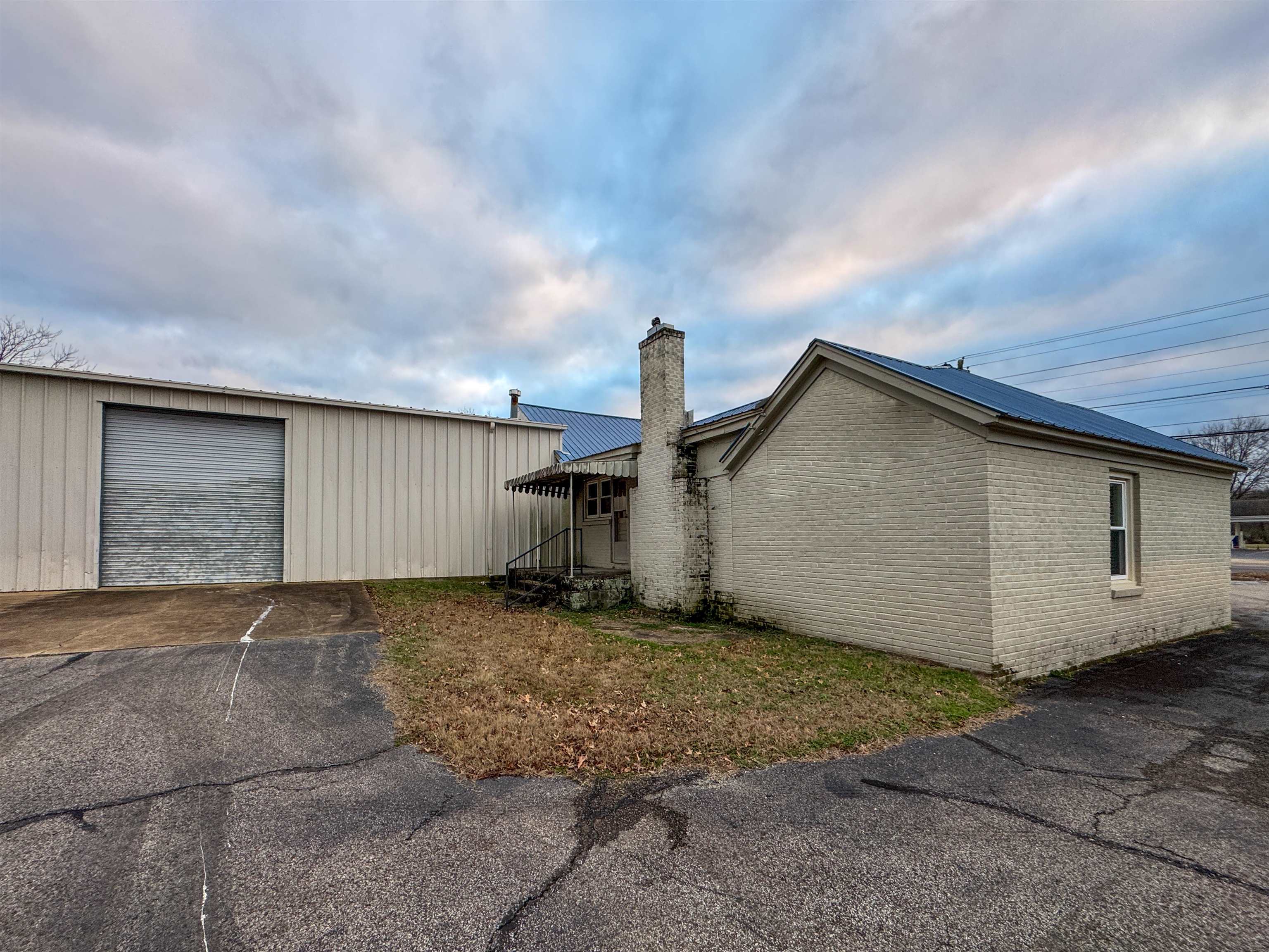 1310 W Market St Property Photo 11