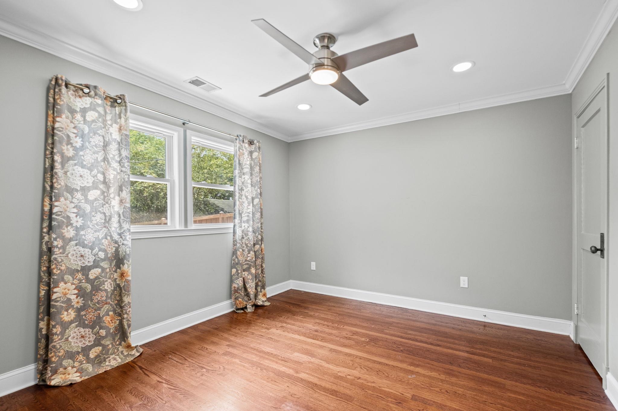 385 Holmes Cir Property Photo 22