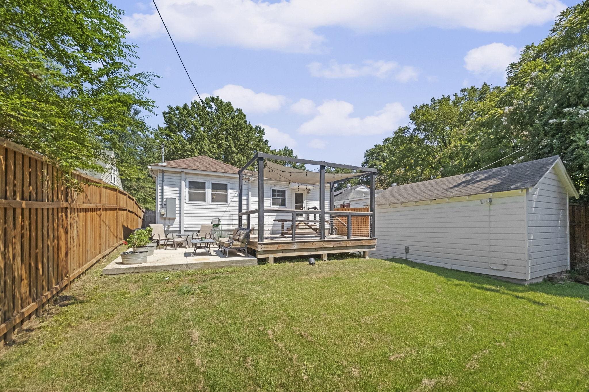 385 Holmes Cir Property Photo 37