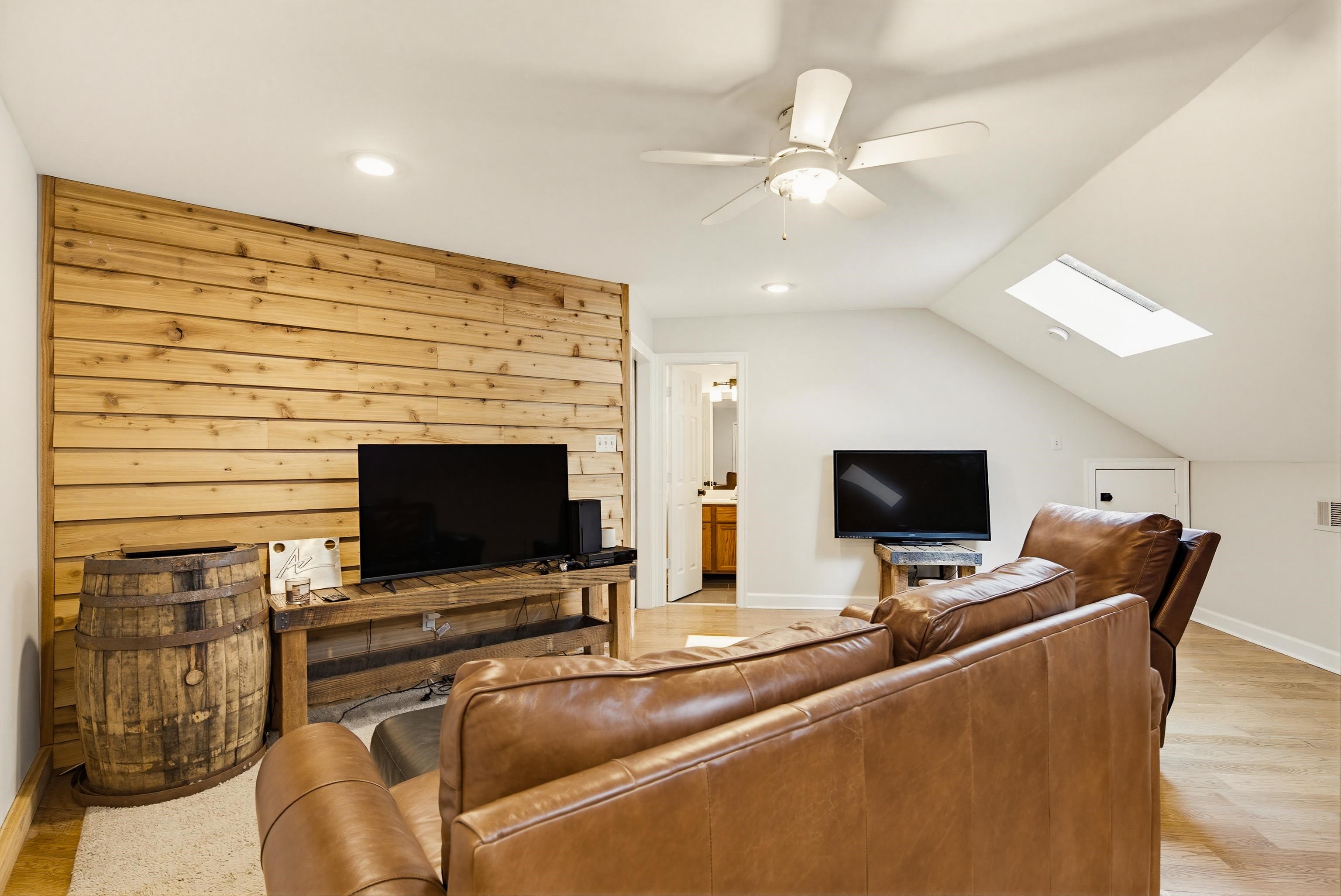 8986 Cairn Ridge Dr Property Photo 28