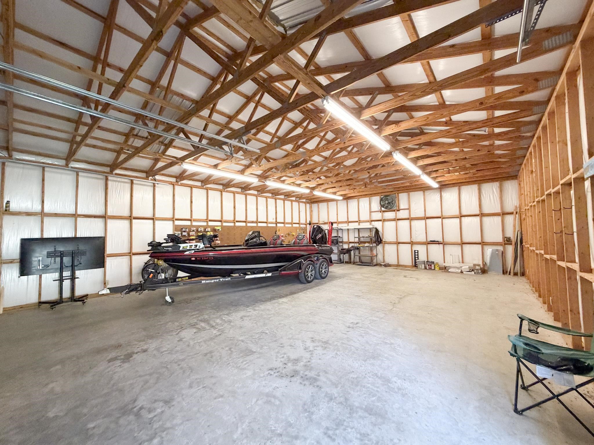1 Shady Oak Cv Property Photo 6