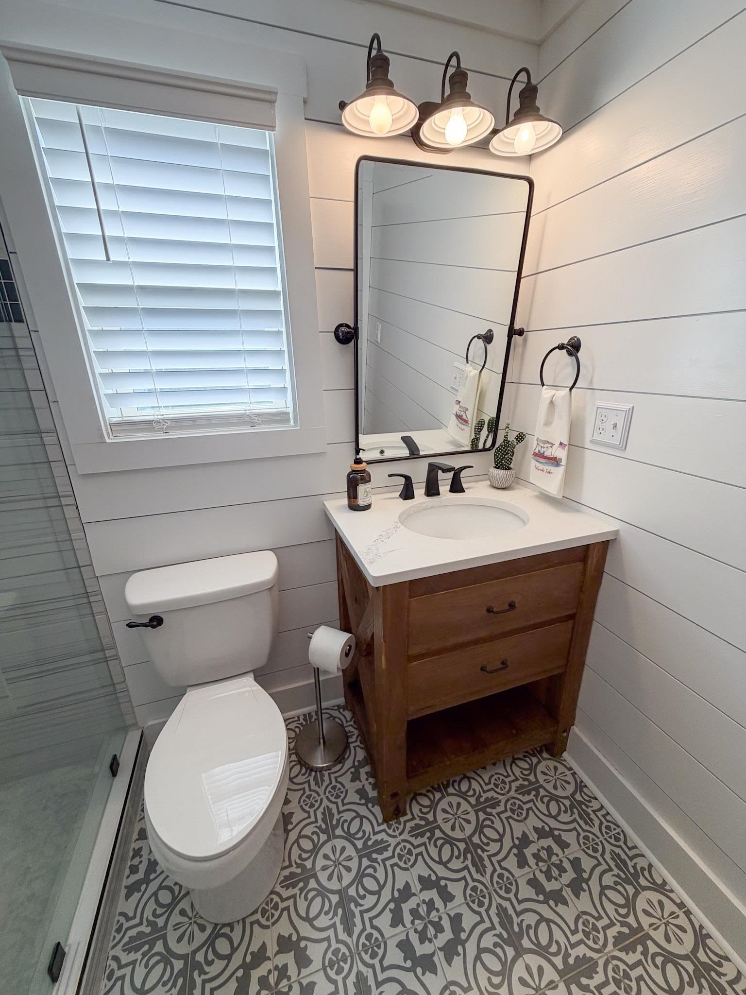 1 Shady Oak Cv Property Photo 17