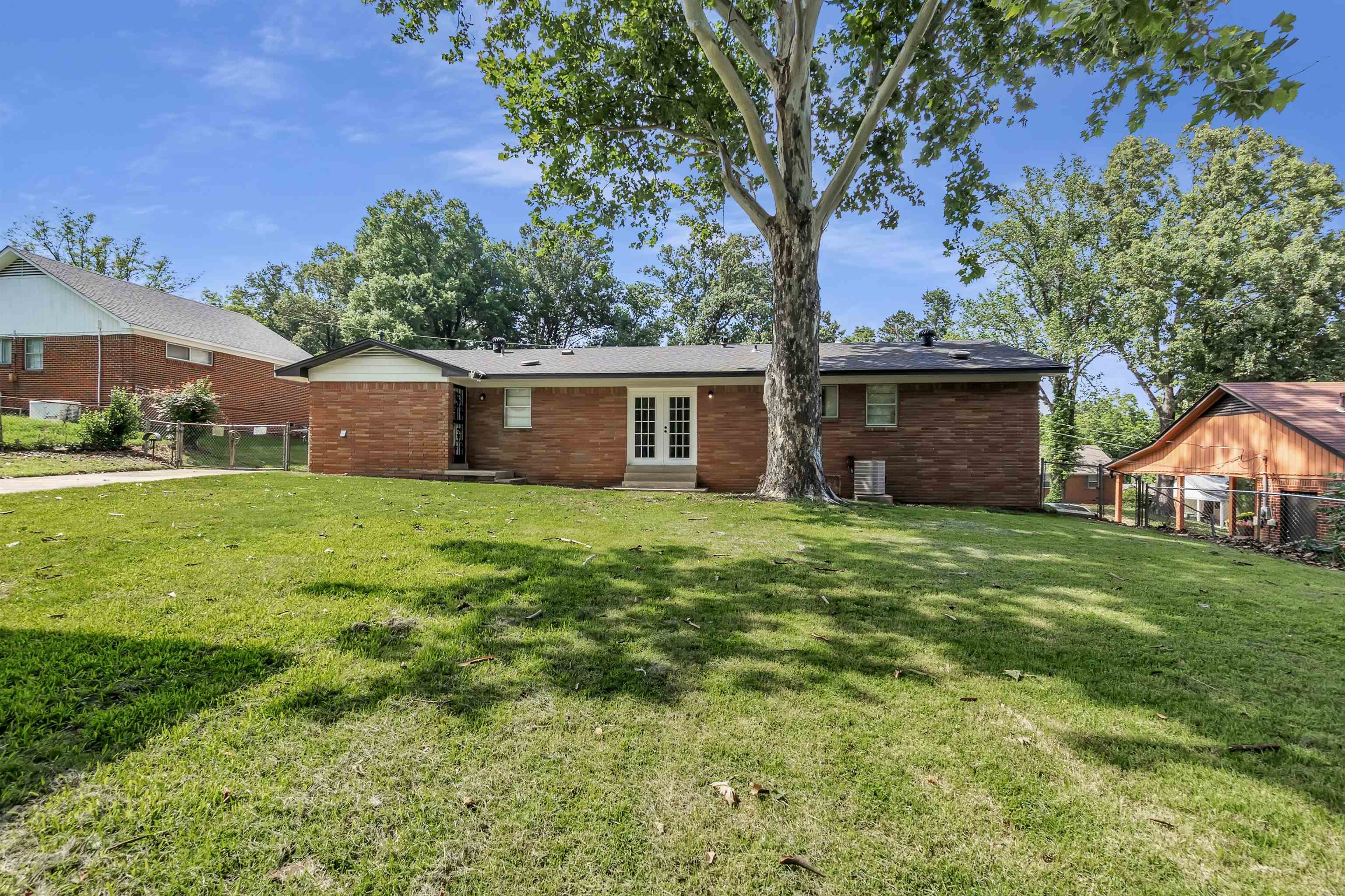 2367 Kingsley Ave Property Photo 25