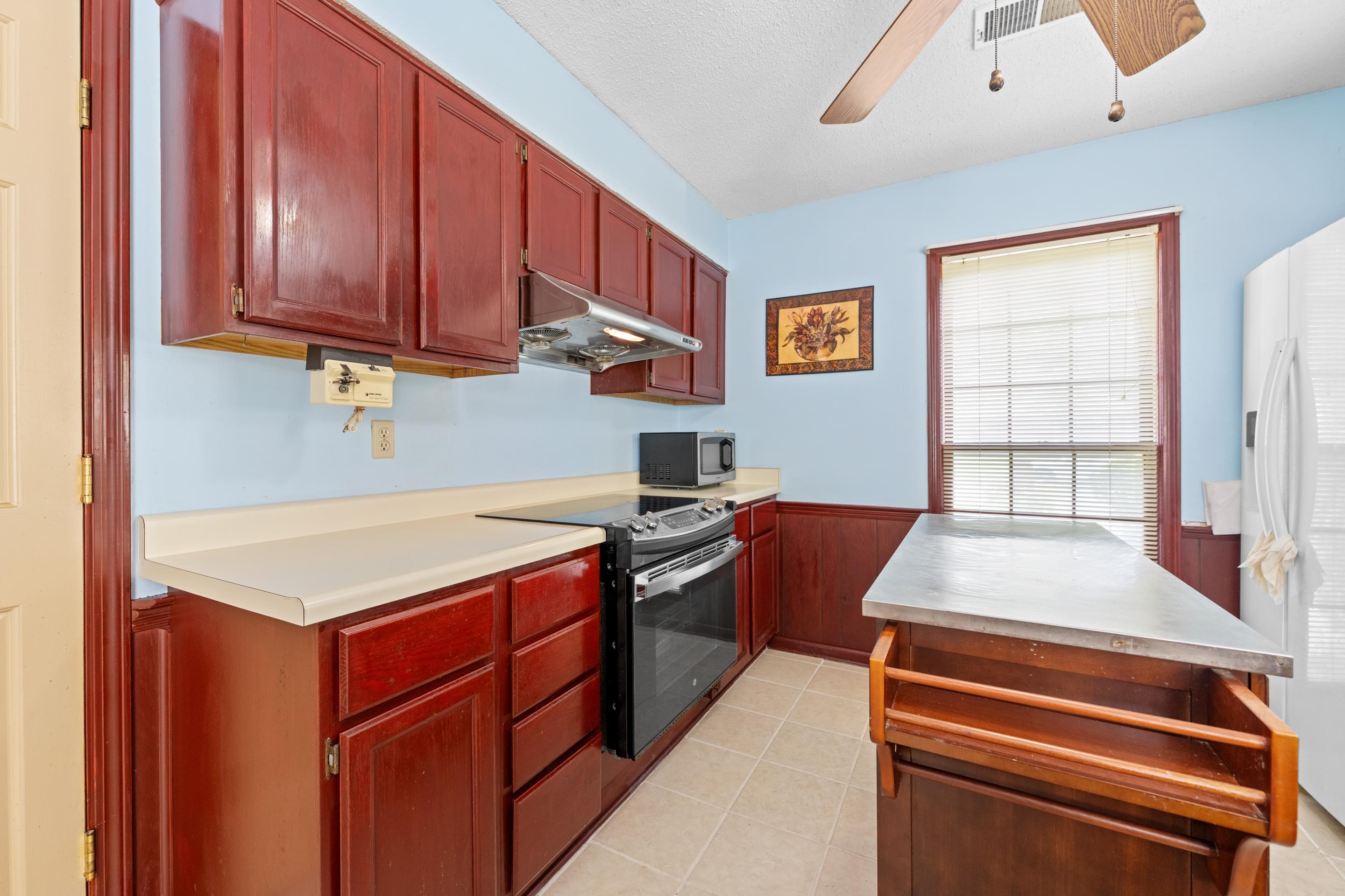 7027 Boxborough Cv Property Photo 8