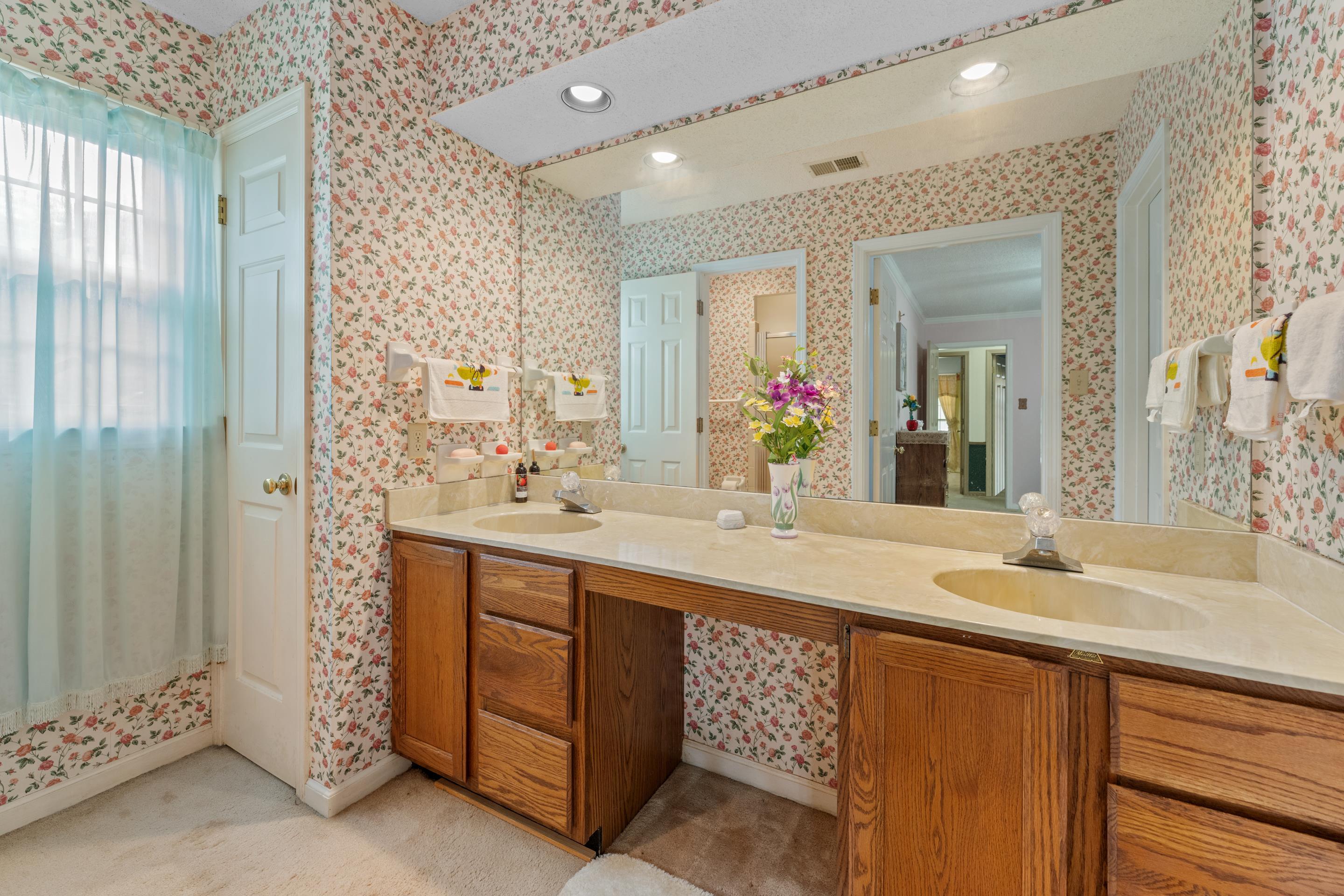 7027 Boxborough Cv Property Photo 16