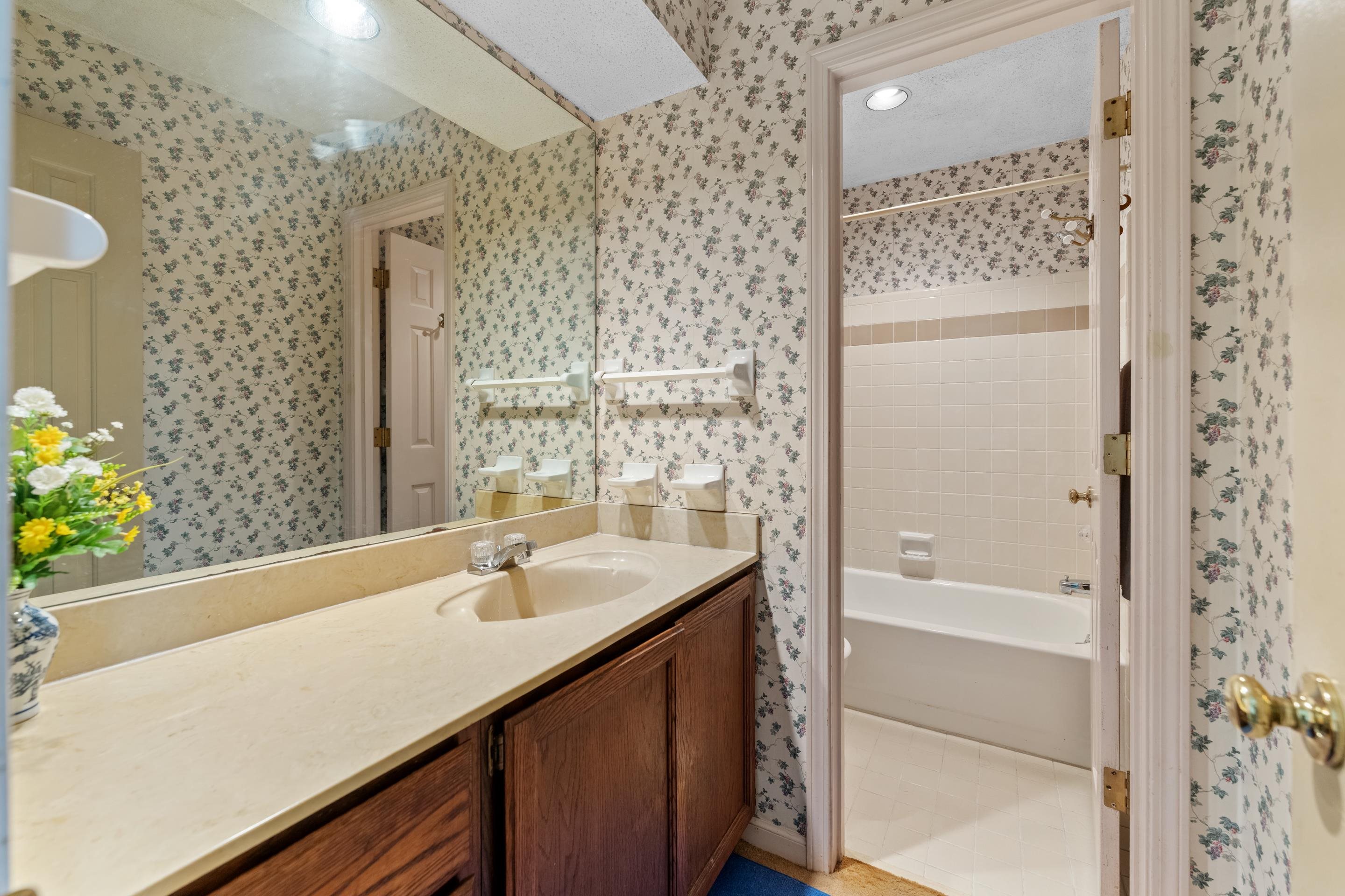 7027 Boxborough Cv Property Photo 21