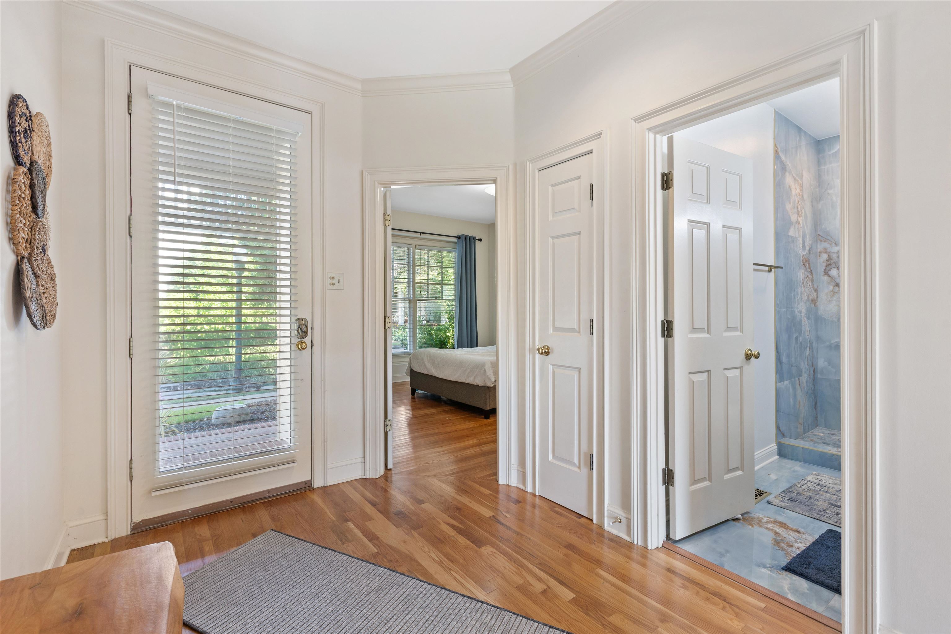 844 Harbor Isle Cir E Property Photo 6