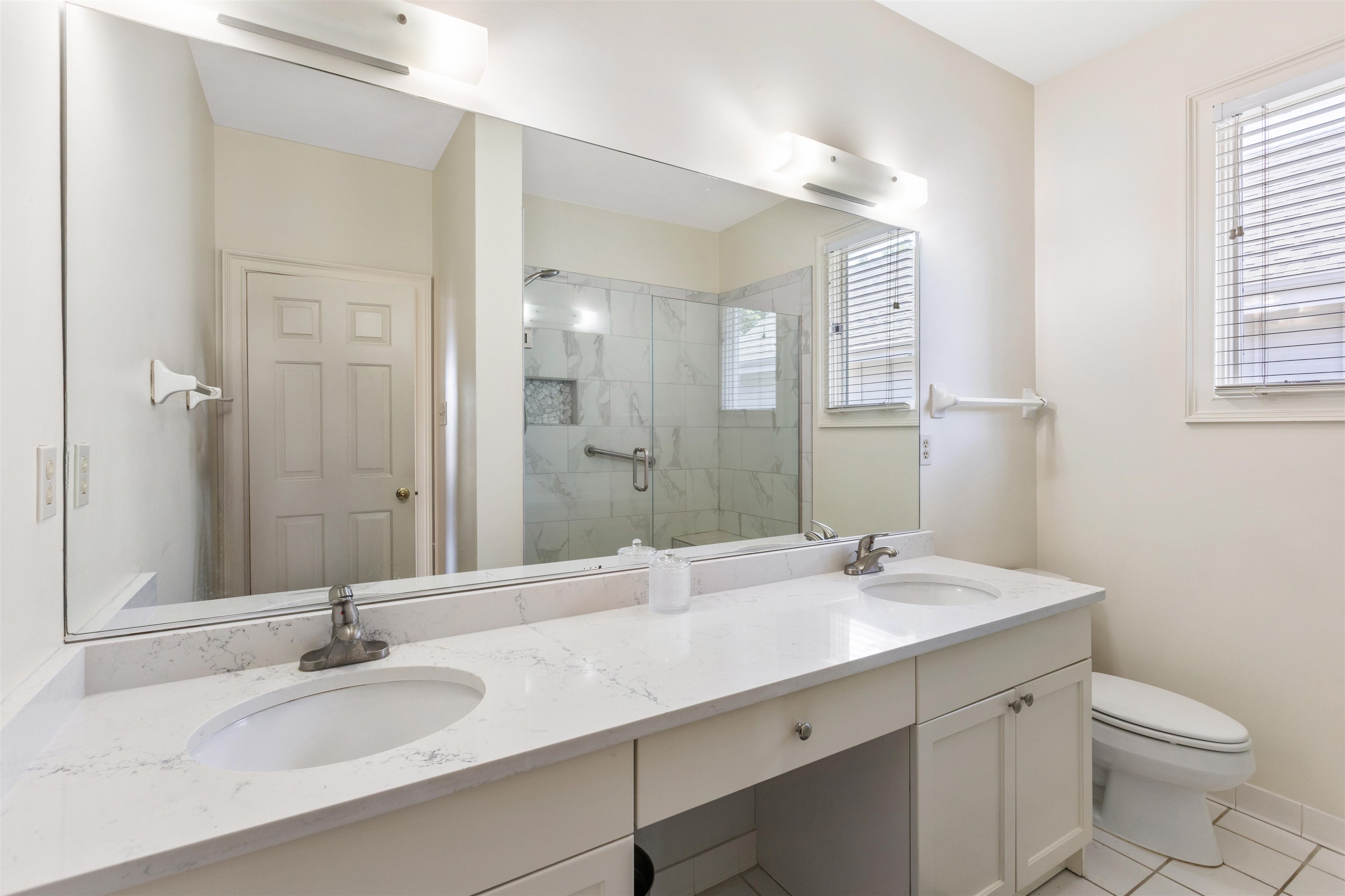 844 Harbor Isle Cir E Property Photo 19