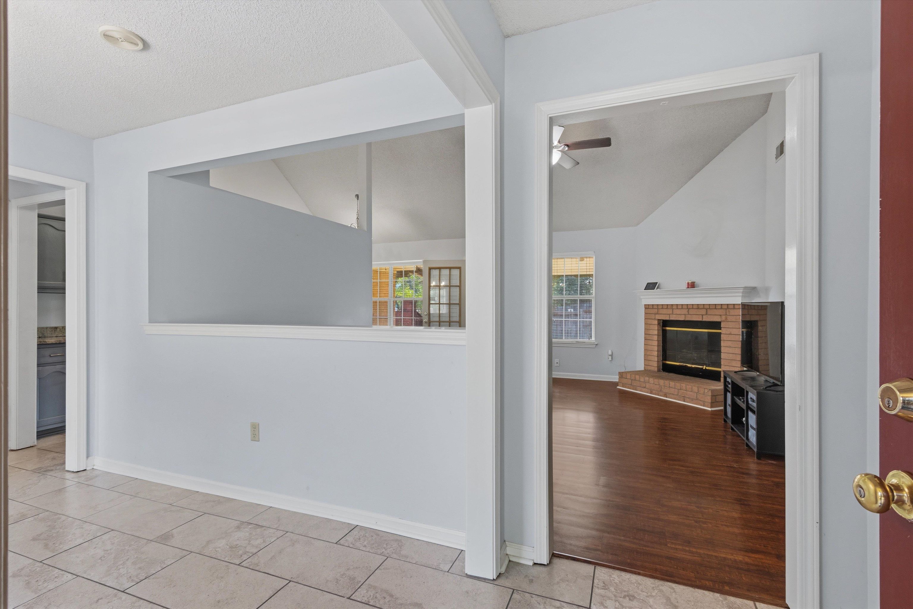 5364 Meadow Cross Dr Property Photo 3