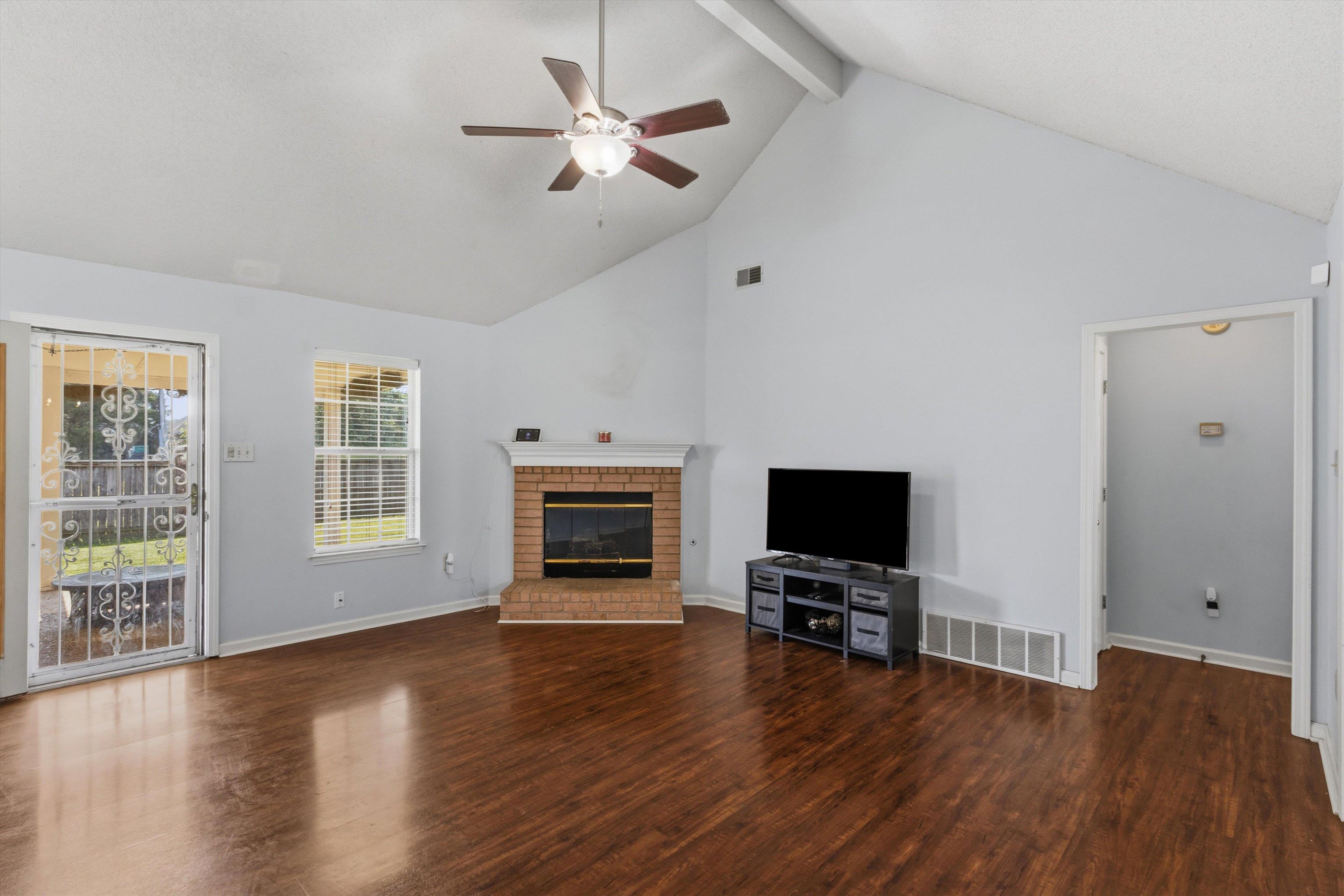 5364 Meadow Cross Dr Property Photo 8
