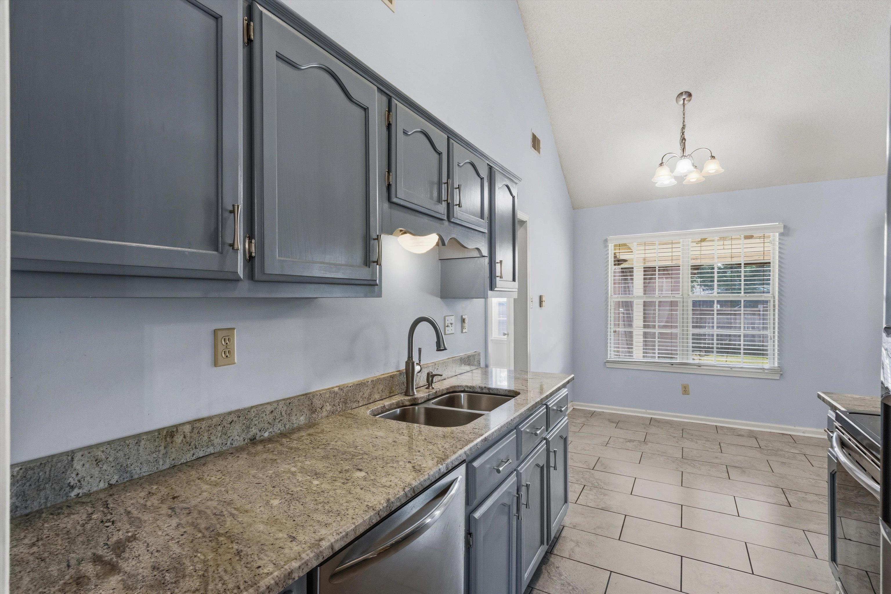 5364 Meadow Cross Dr Property Photo 11