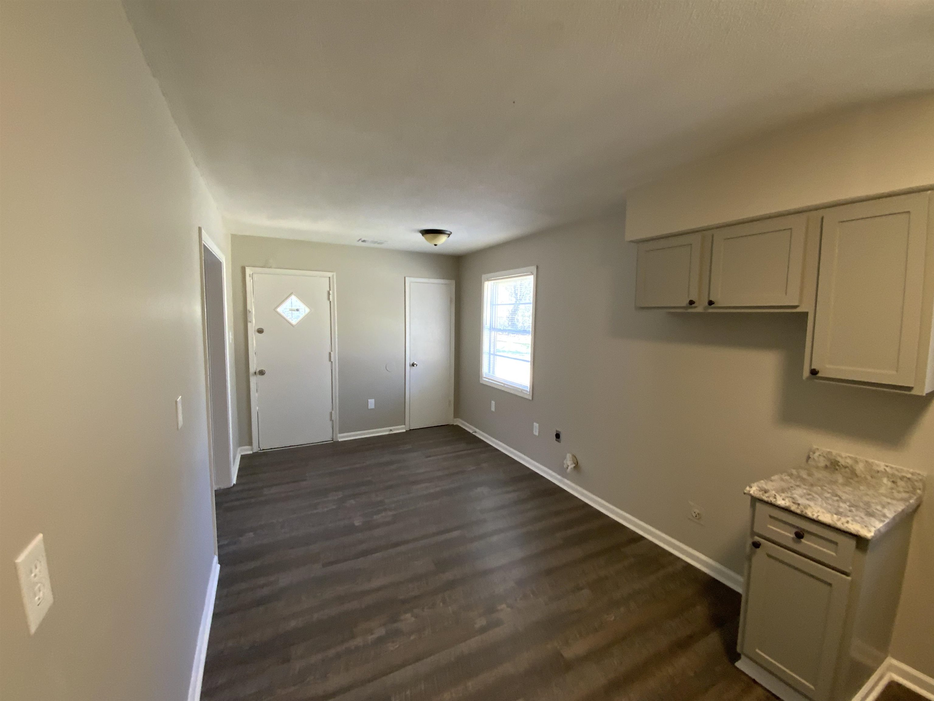 4301 University St Property Photo 4