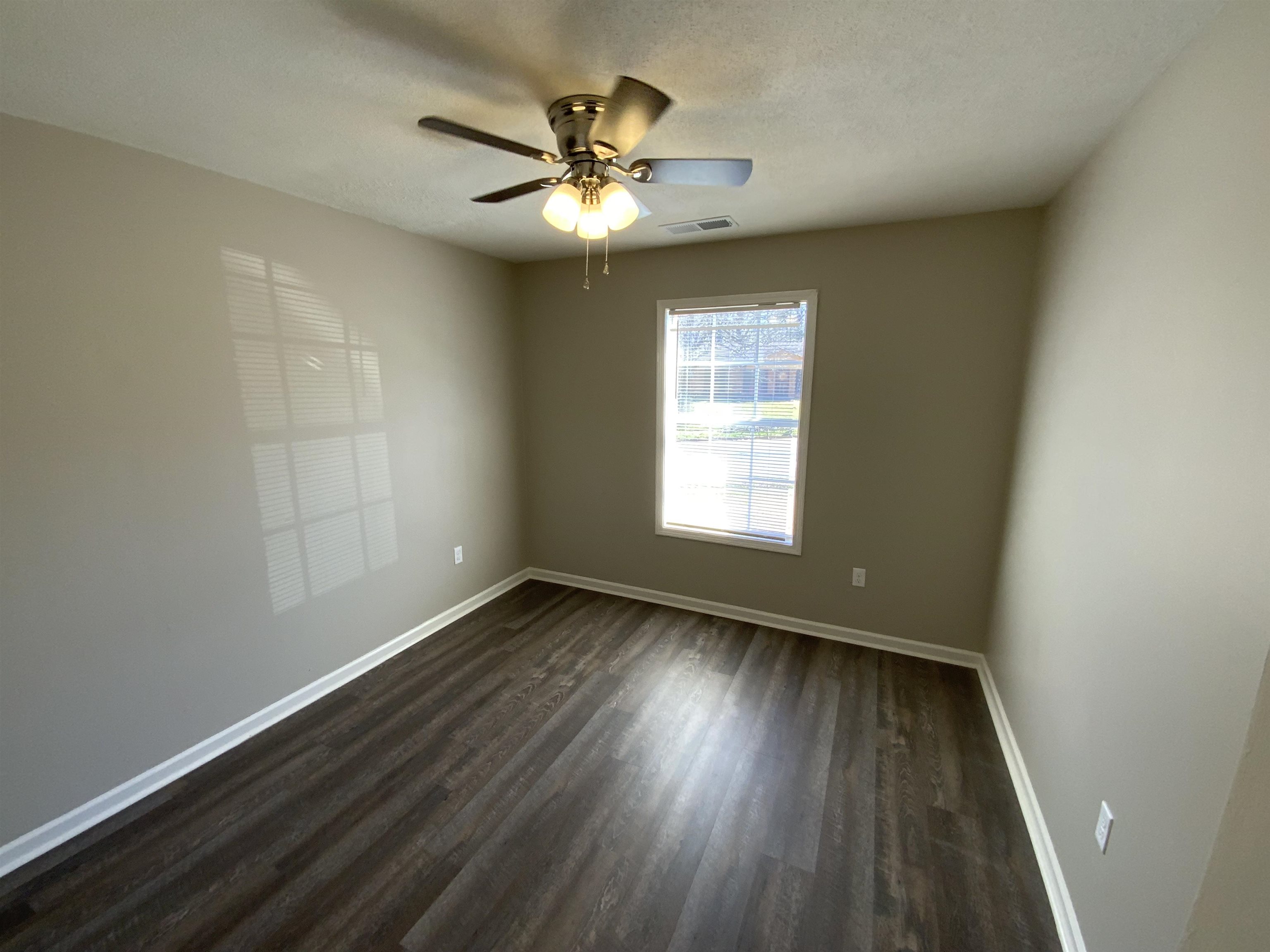 4301 University St Property Photo 9