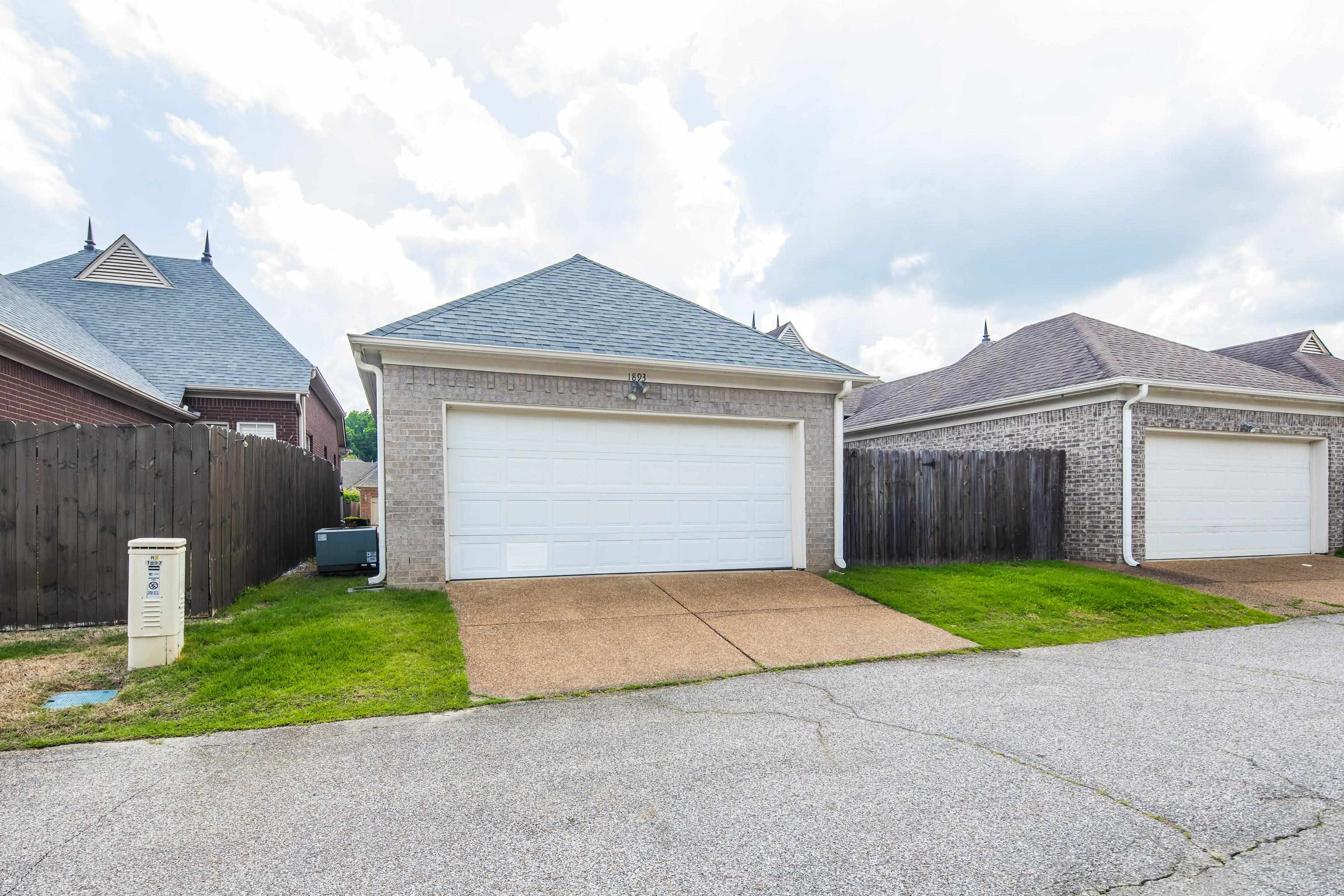 1893 Talisker Dr Property Photo 9