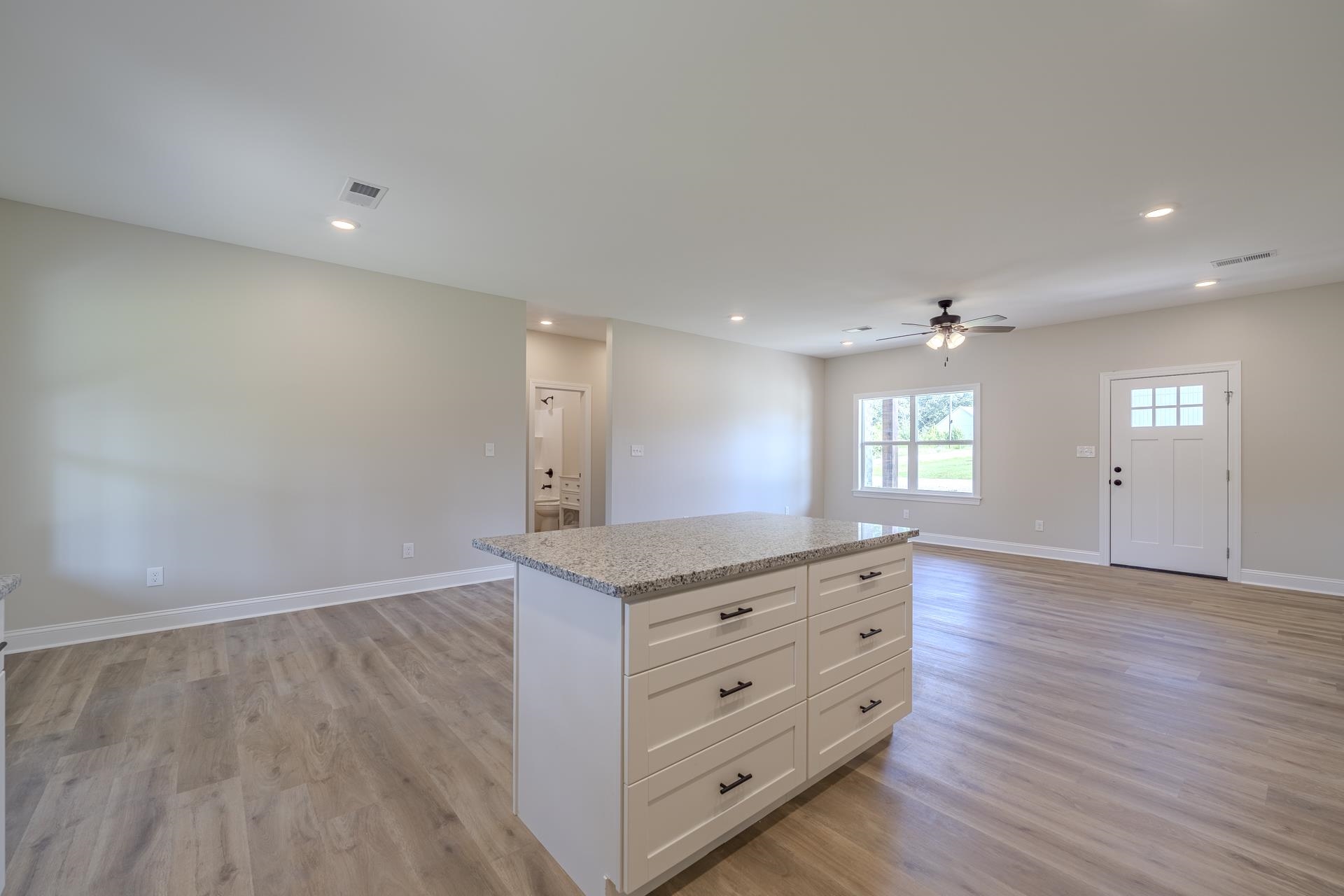 225 Chariot Ln Property Photo 4