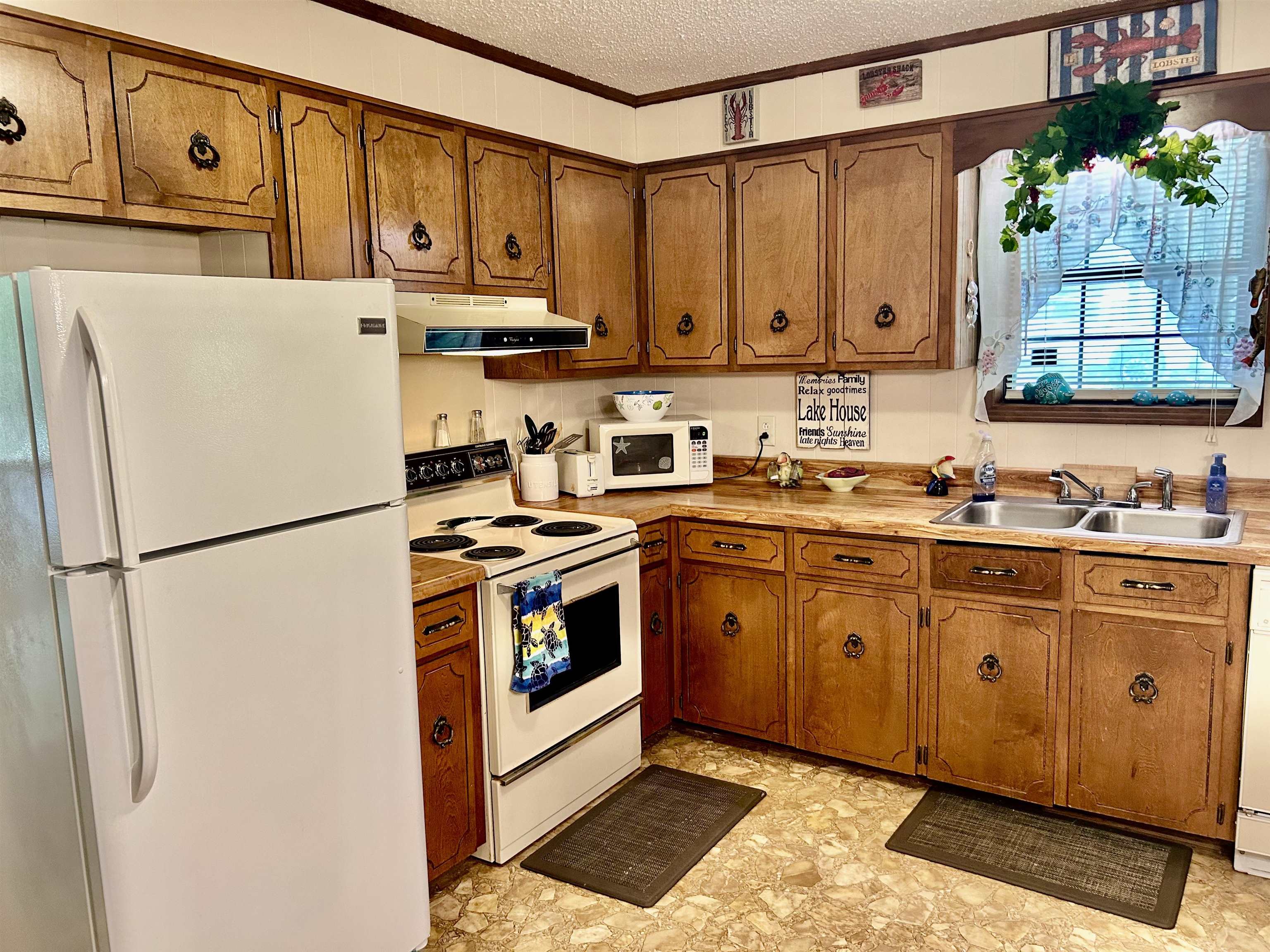 10 Pegg Ln Property Photo 8