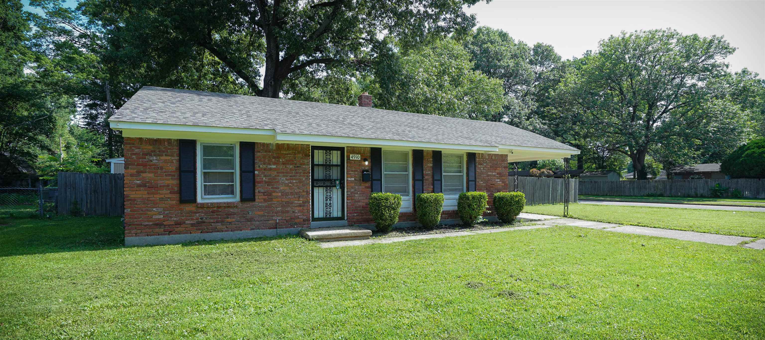 4910 Helene Rd Property Photo 2