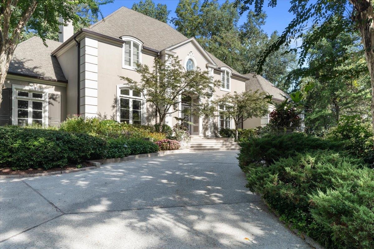 409 N River Oaks Rd Property Photo 2