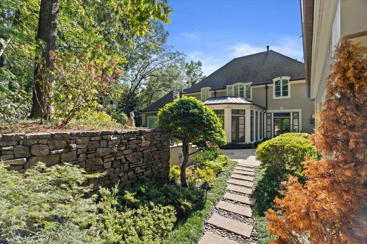 409 N River Oaks Rd Property Photo 5