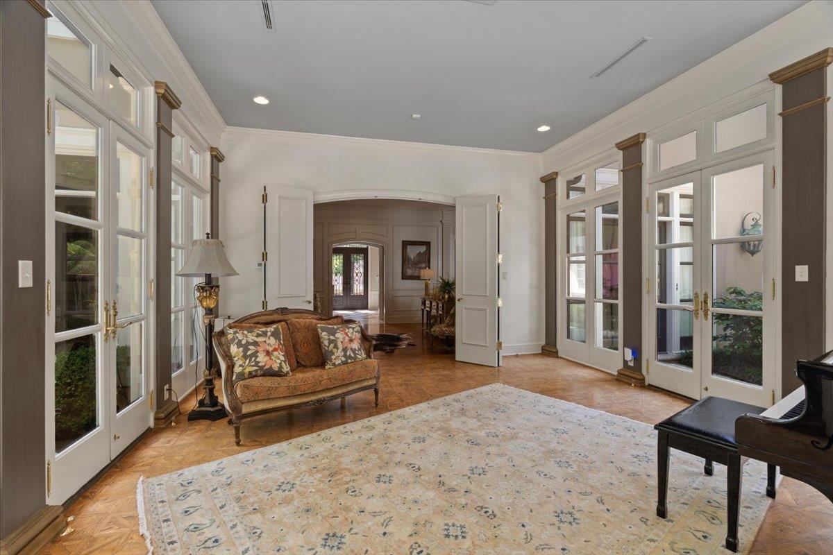 409 N River Oaks Rd Property Photo 15