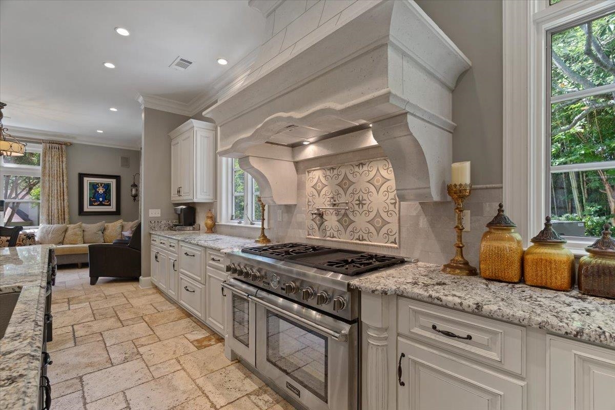 409 N River Oaks Rd Property Photo 19