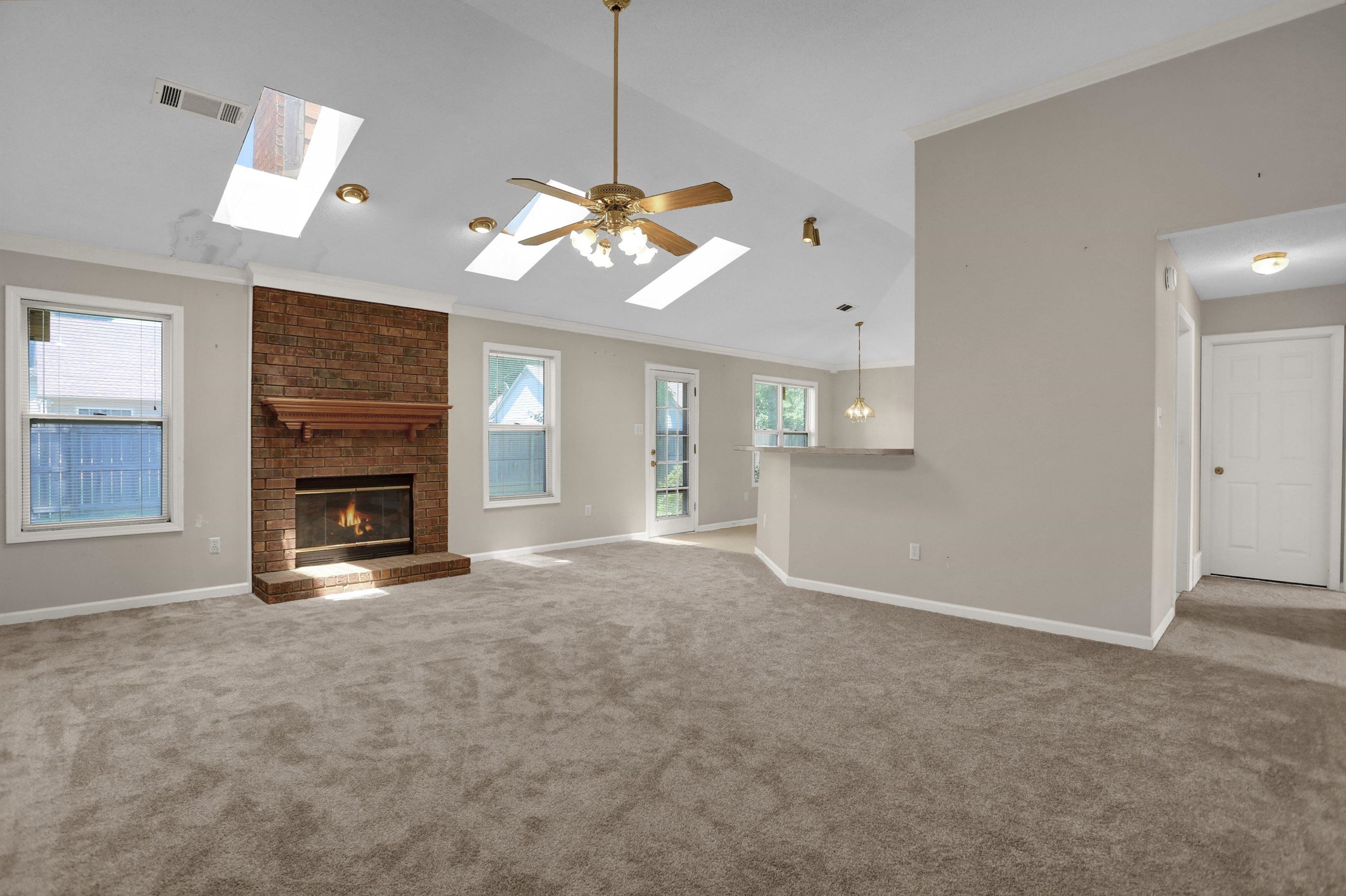 6728 Millgrove Park Dr Property Photo 3