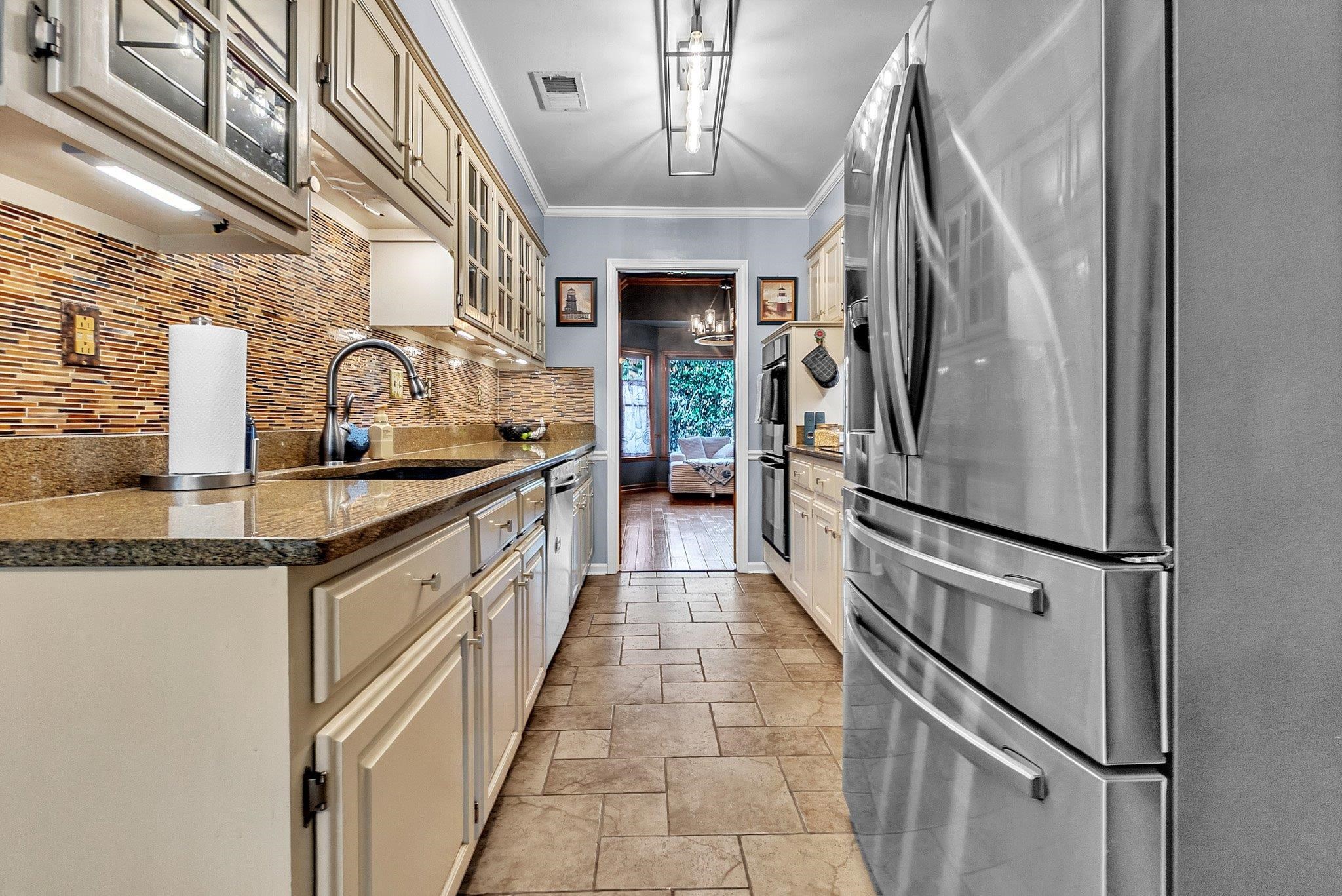 2237 Oak Hollow Ln Property Photo 8