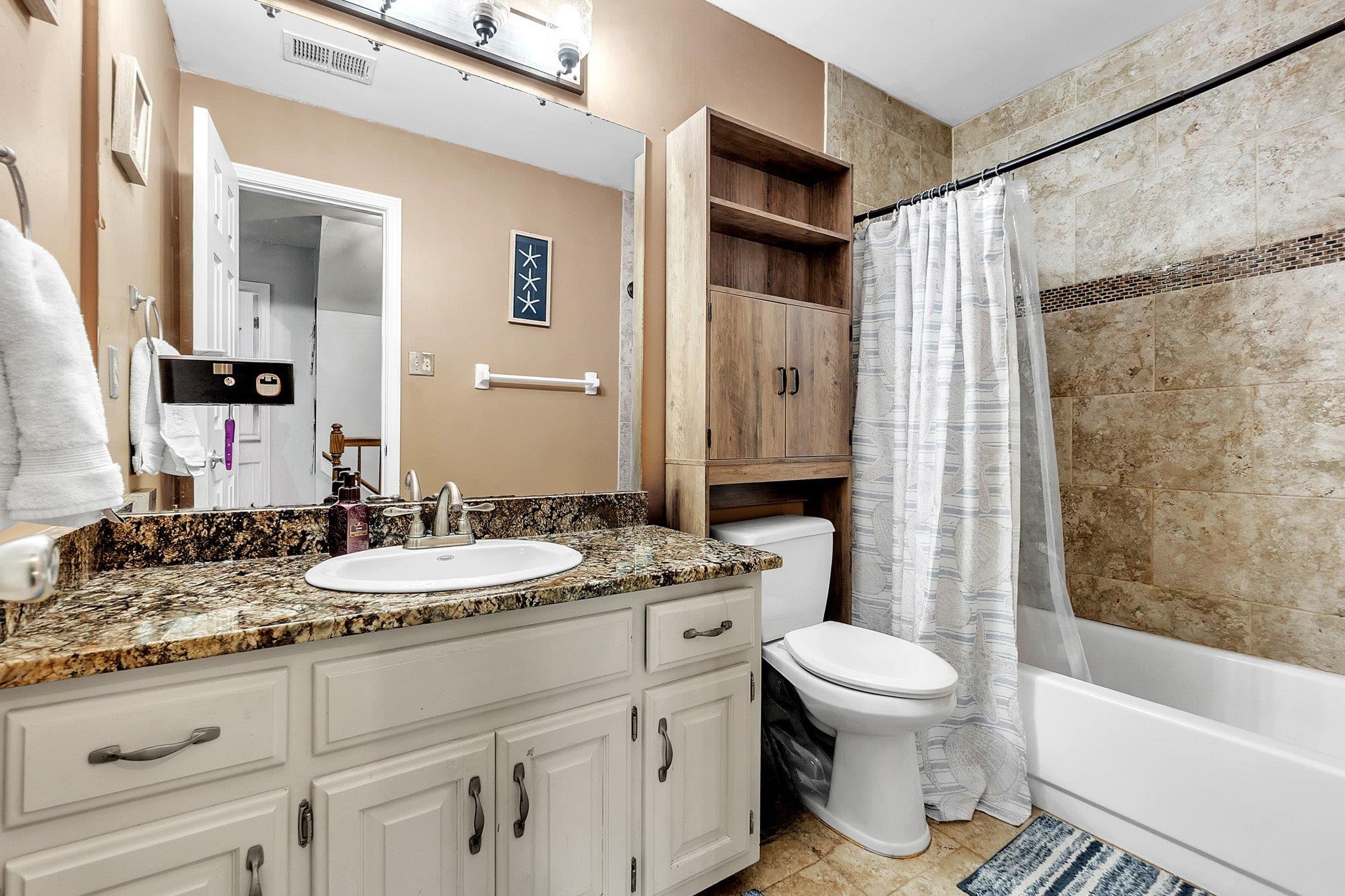 2237 Oak Hollow Ln Property Photo 22