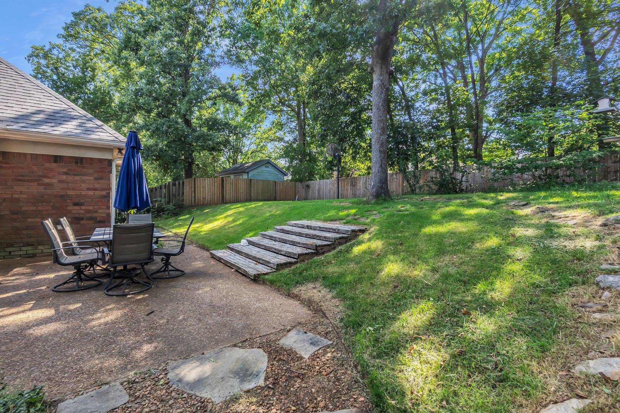 2237 Oak Hollow Ln Property Photo 24