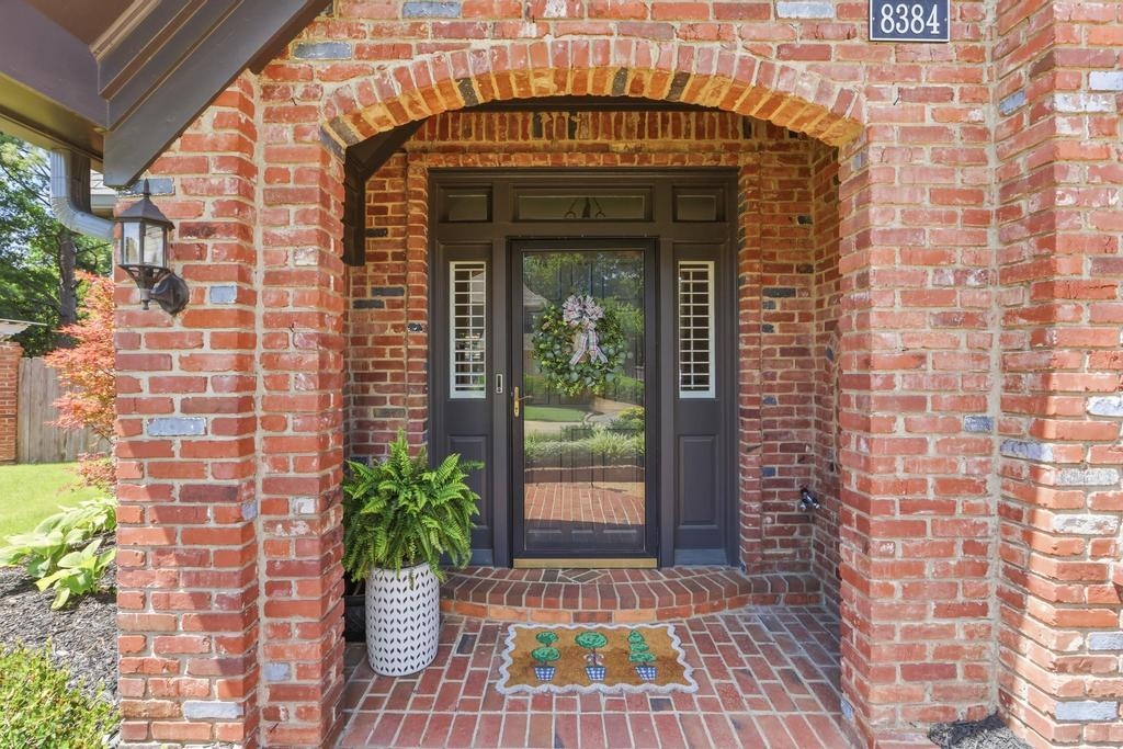 8384 Rochester Cv Property Photo 3