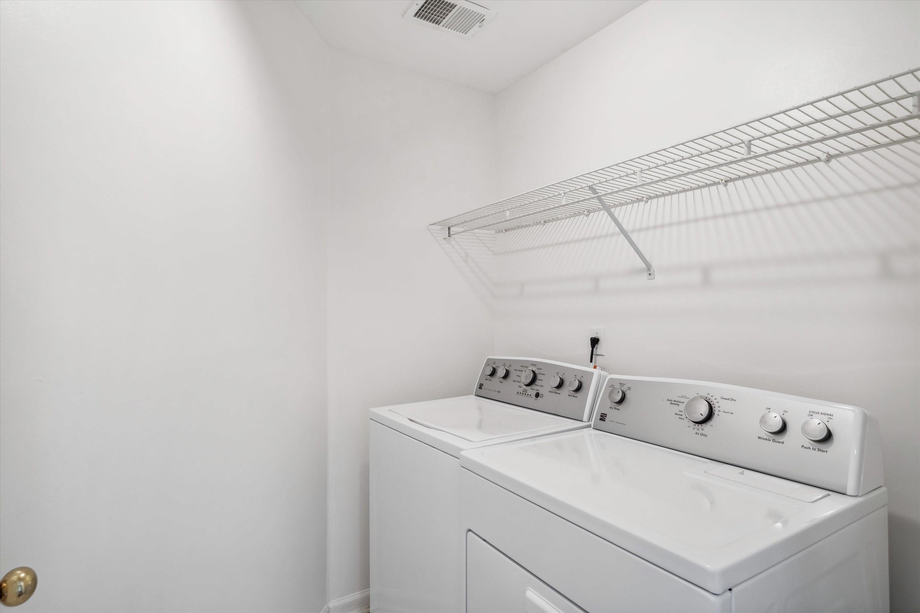 1003 Island Park Cir Property Photo 13