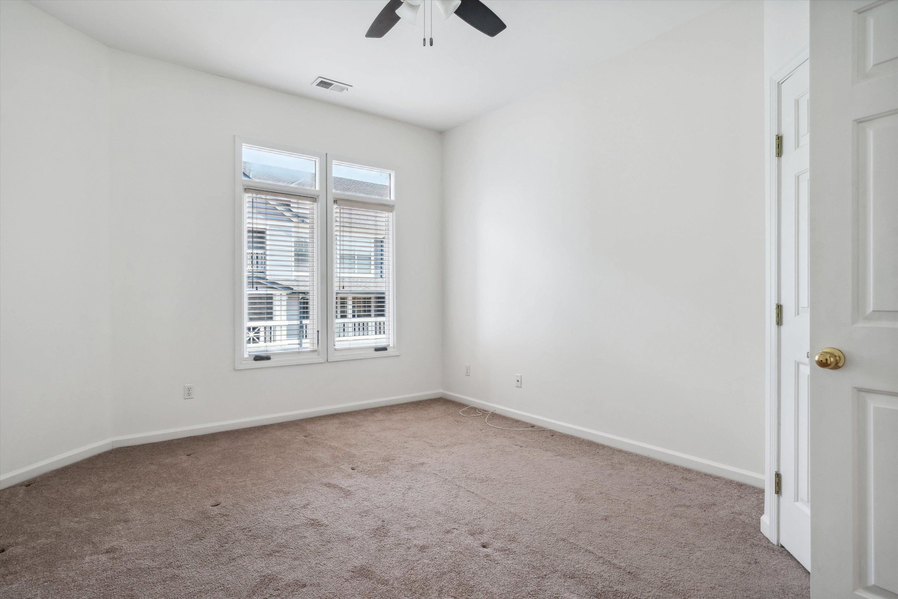 1003 Island Park Cir Property Photo 14