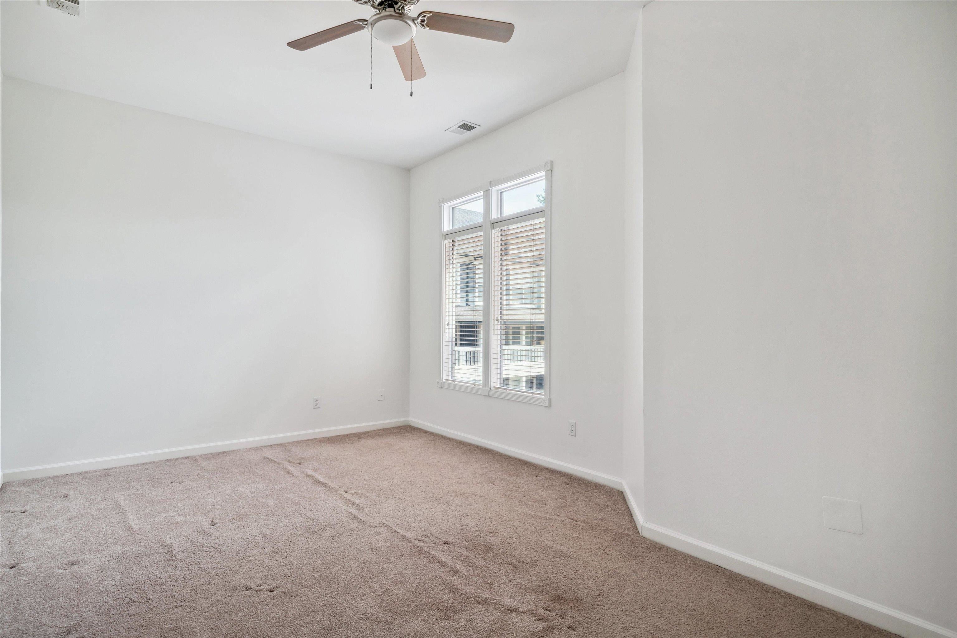 1003 Island Park Cir Property Photo 16