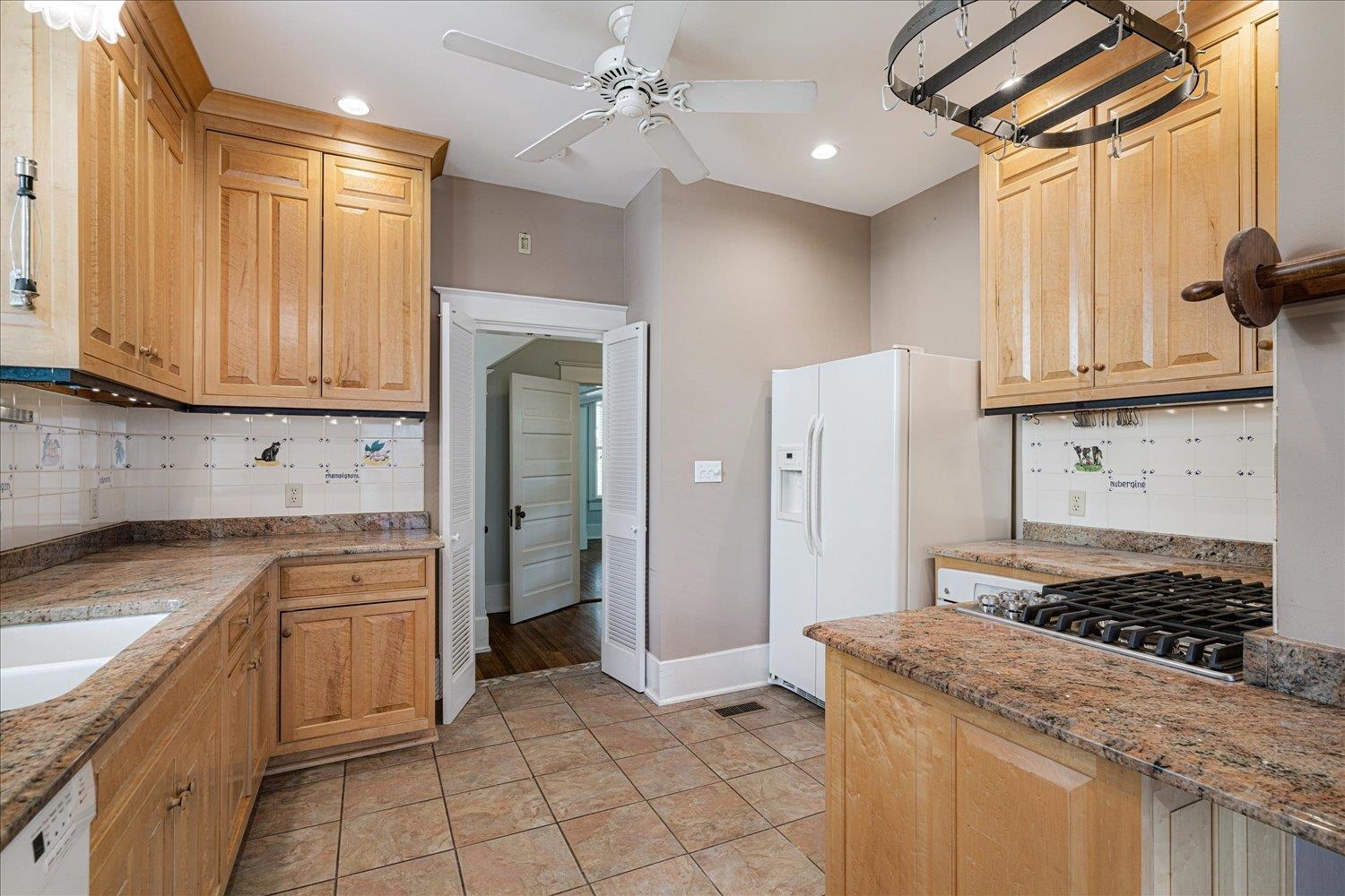 1630 Carr Ave Property Photo 14
