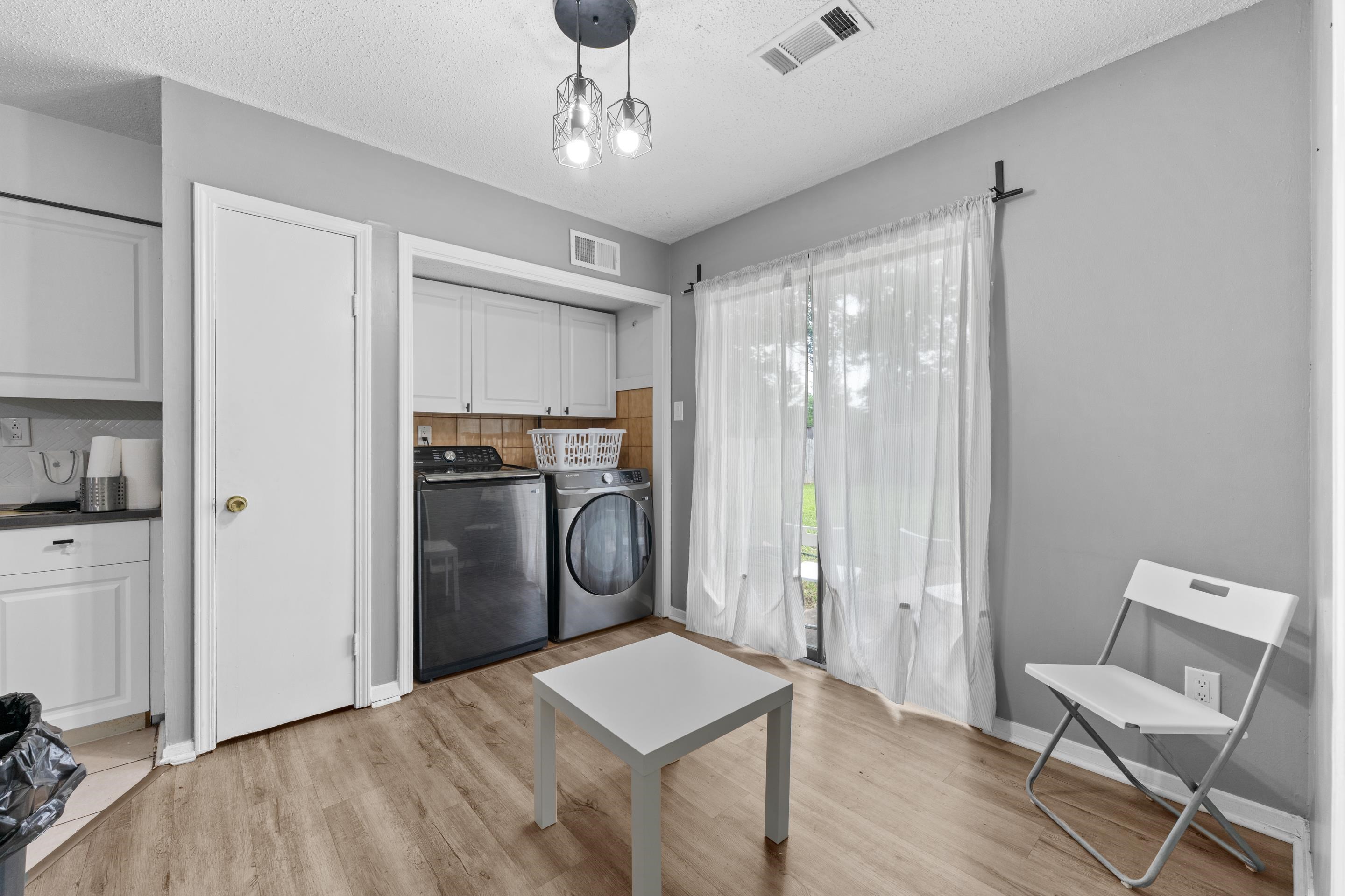 6742 Norfield Dr Property Photo 6